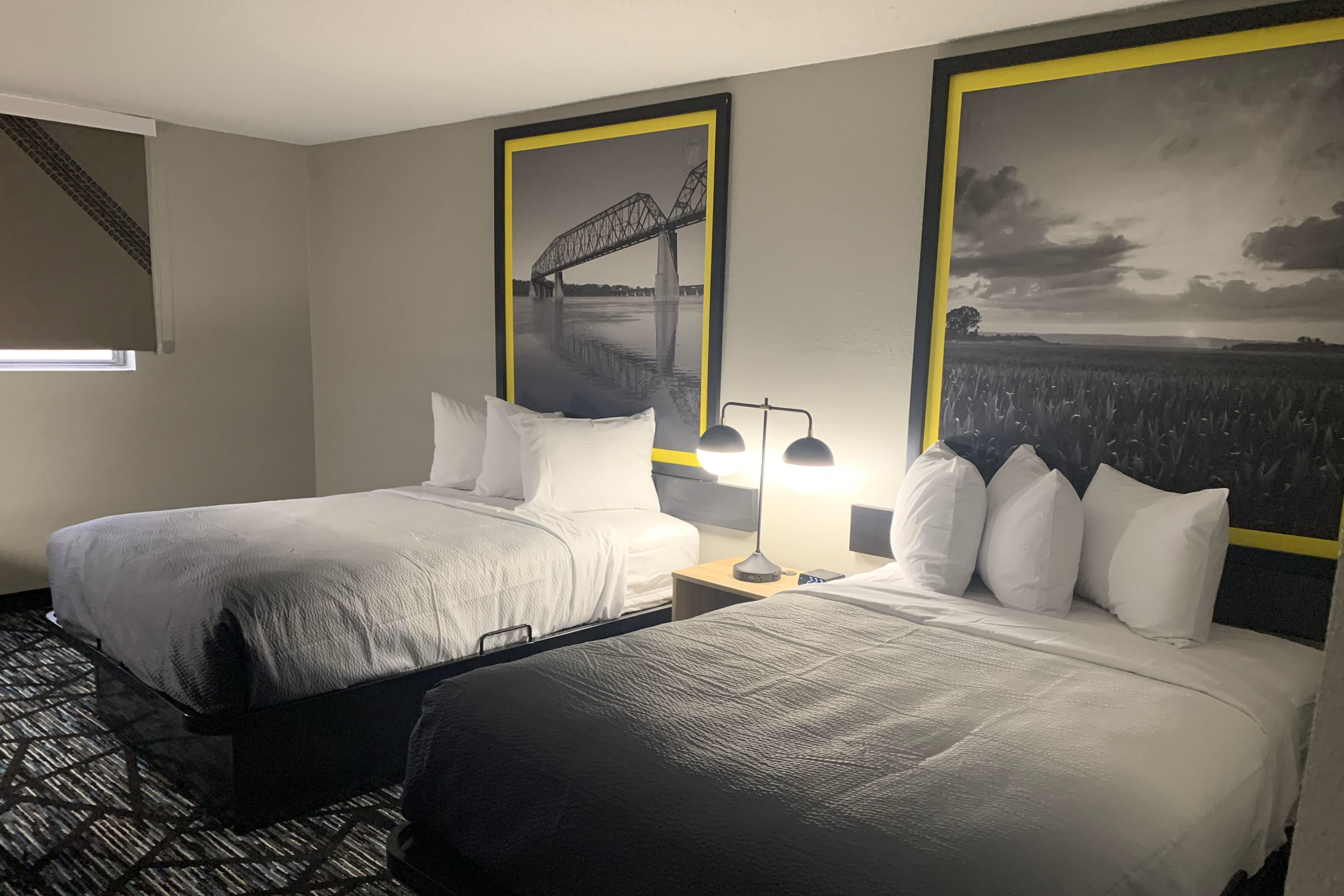 Guest room at the Super 8 by Wyndham Kirksville University Area in Kirksville, Missouri