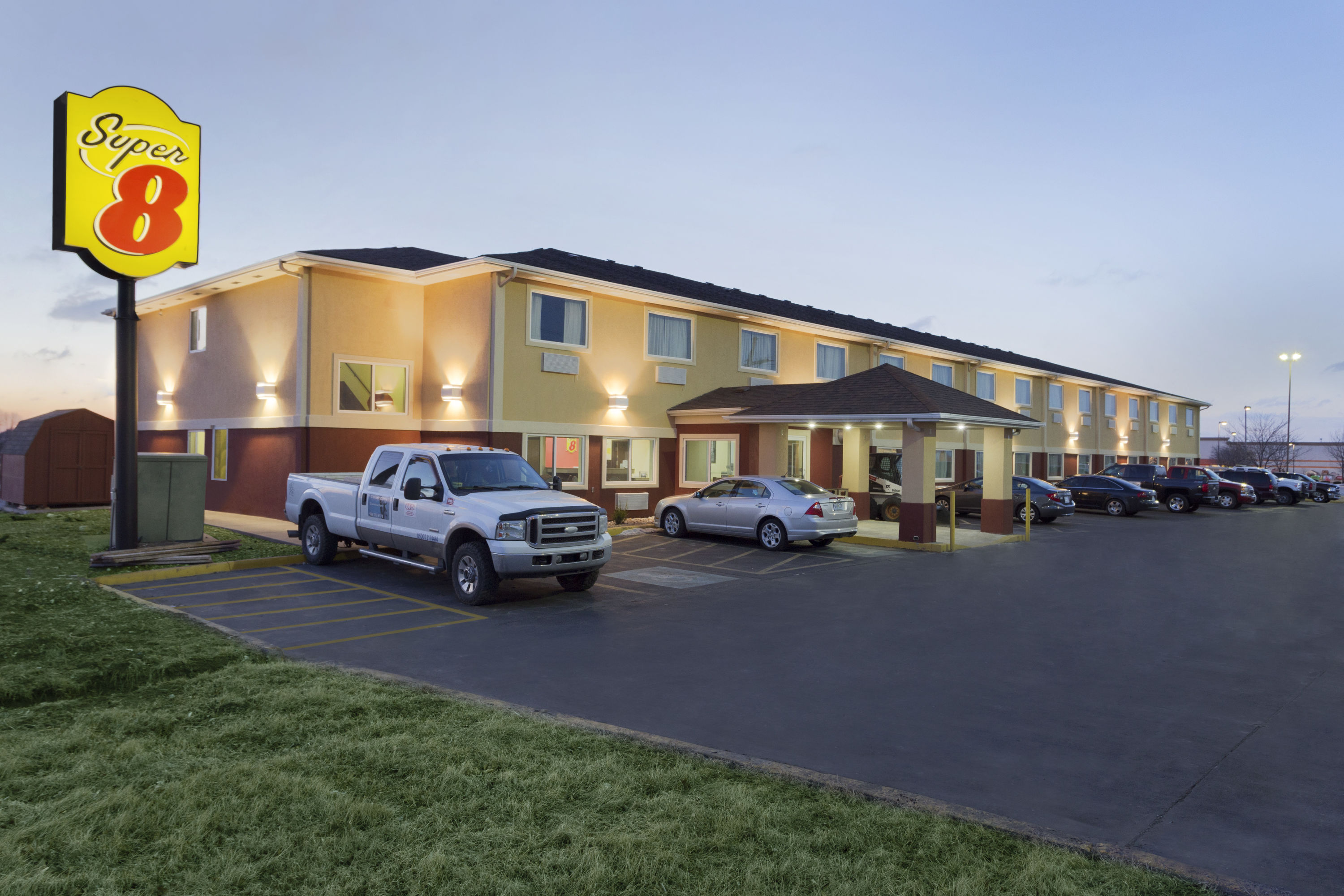 Super 8 By Wyndham Lees Summit Lees Summit Mo Hotels