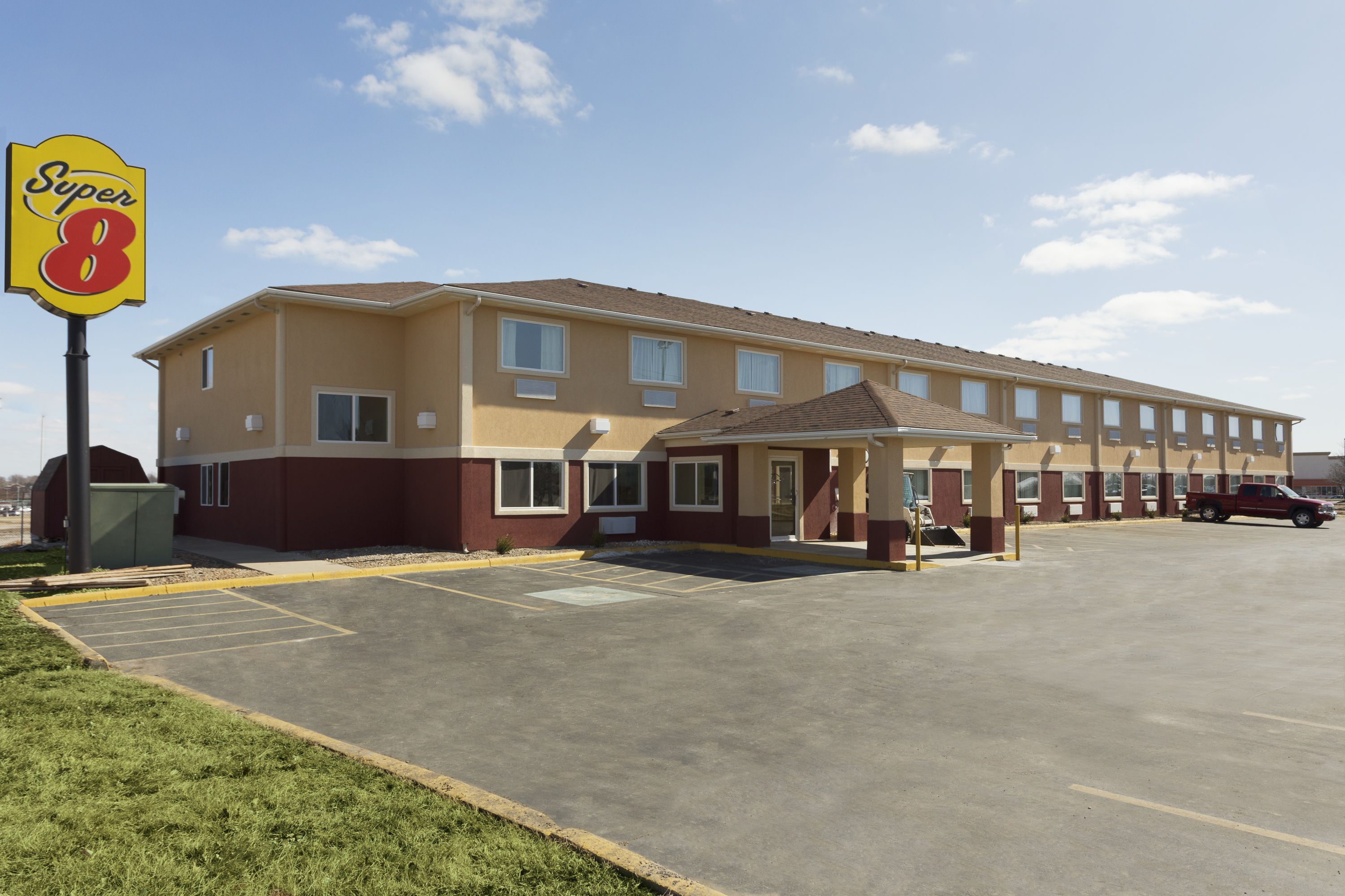 Super 8 By Wyndham Lees Summit Lees Summit Mo Hotels