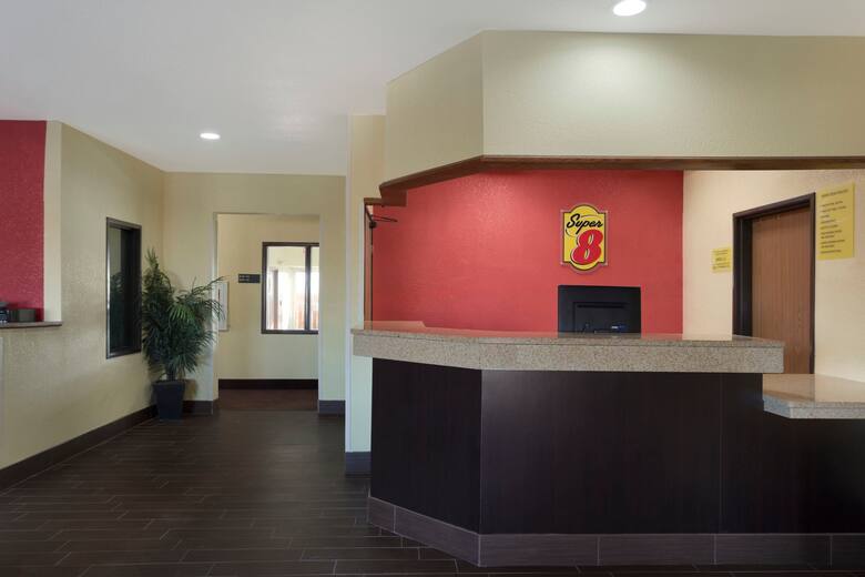 Super 8 Lees Summit hotel lobby in Lees Summit, Missouri