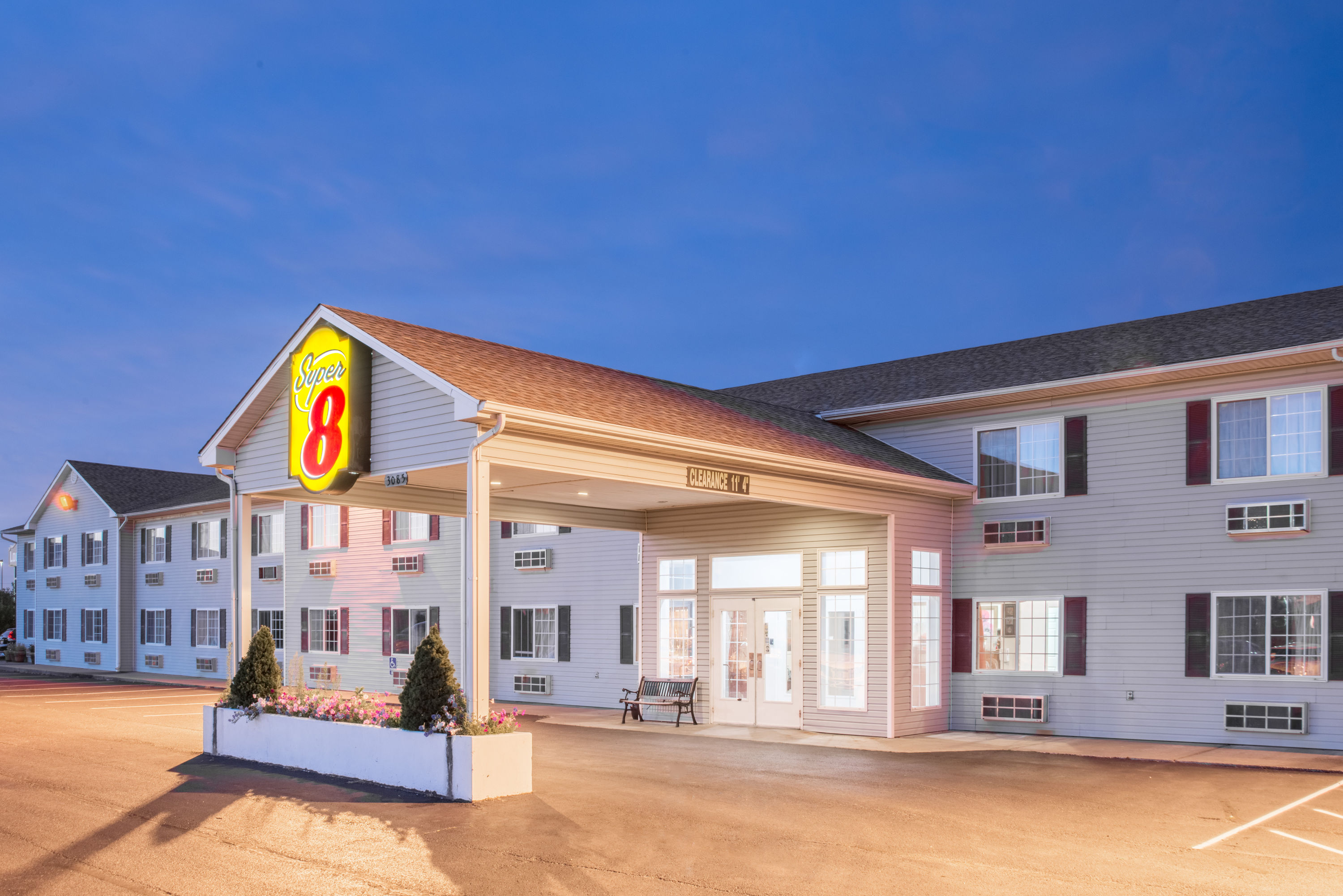 Super 8 by Wyndham Neosho Neosho MO Hotels
