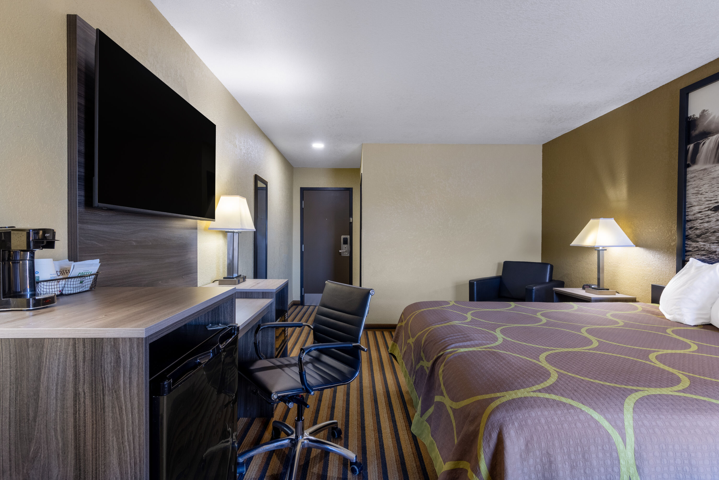 Super 8 by Wyndham Nixa/Springfield Area Nixa, MO Hotels