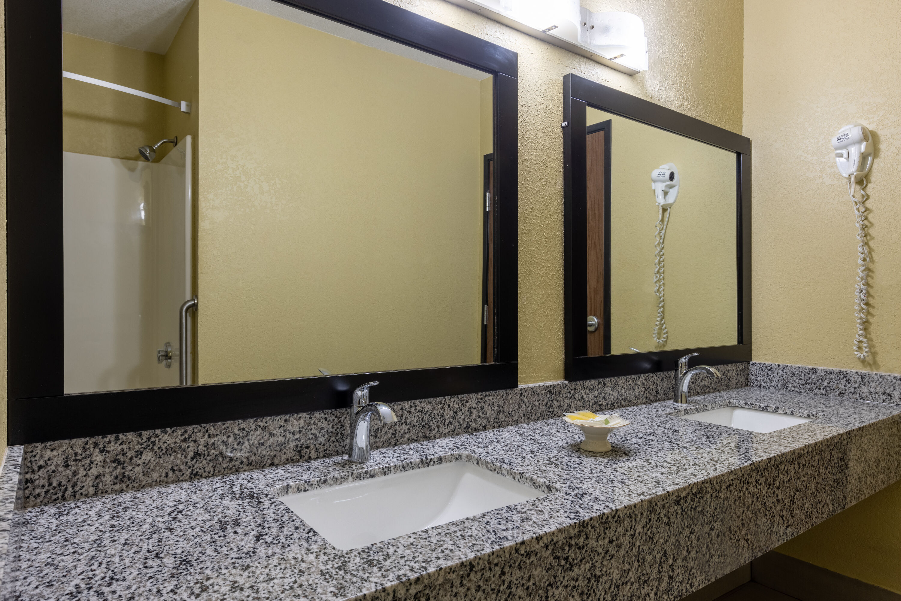 Super 8 by Wyndham Nixa/Springfield Area Nixa, MO Hotels