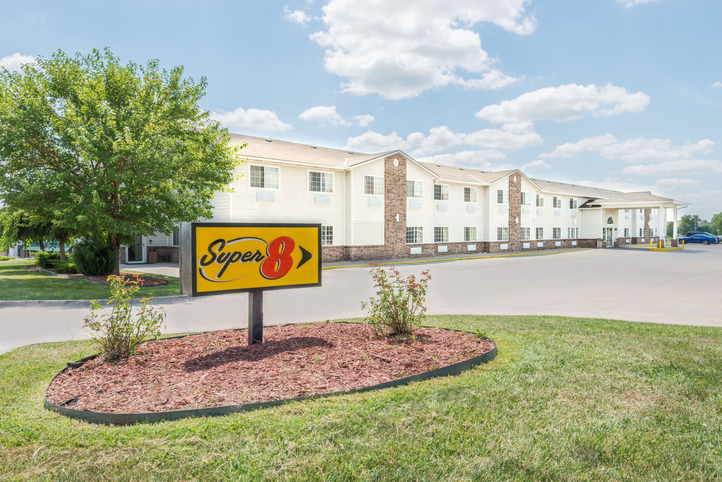 Super 8 by Wyndham Platte City/KCI Airport North | Platte City, MO Hotels