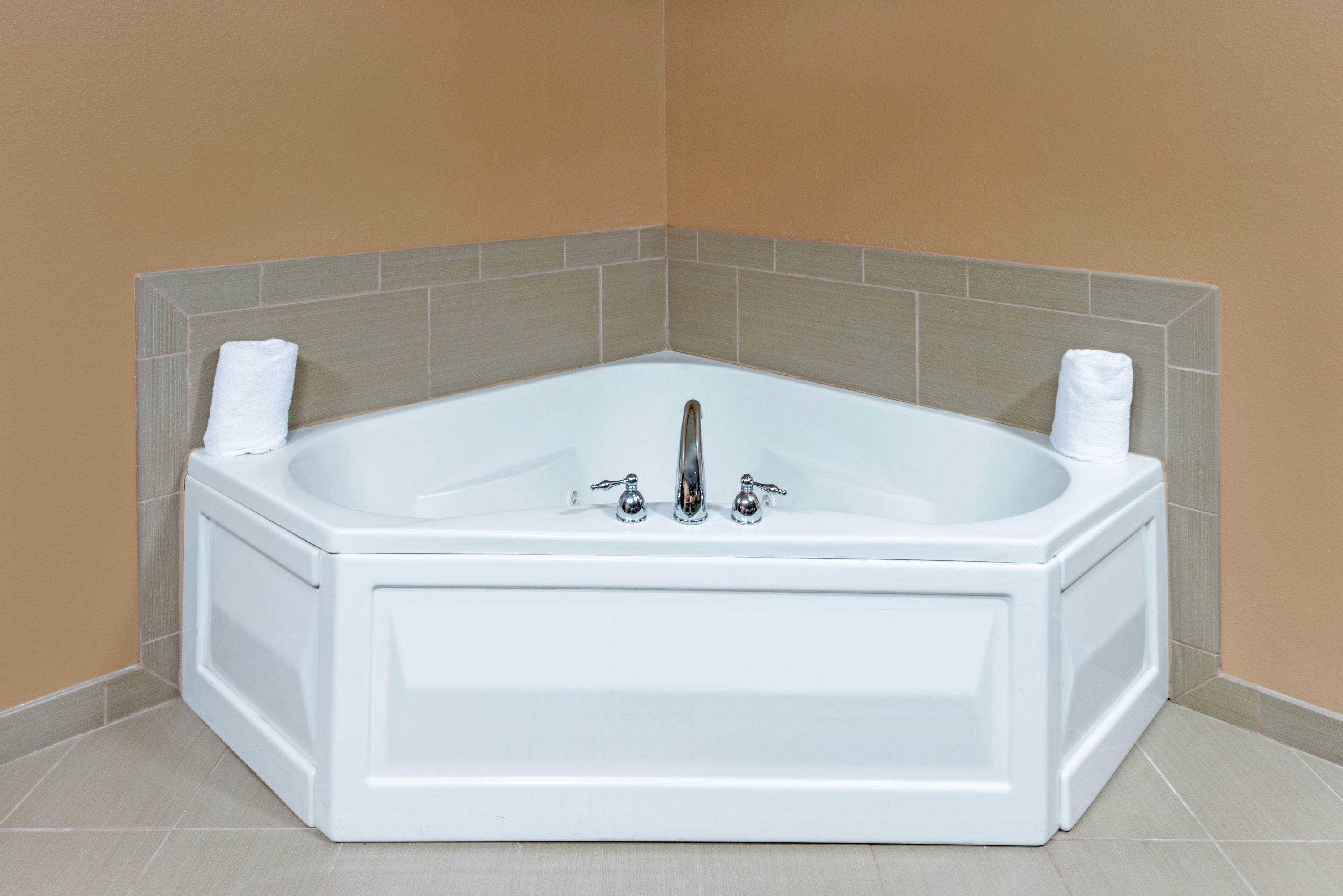 Super 8 by Wyndham Poplar Bluff Missouri suite in Poplar Bluff, Missouri