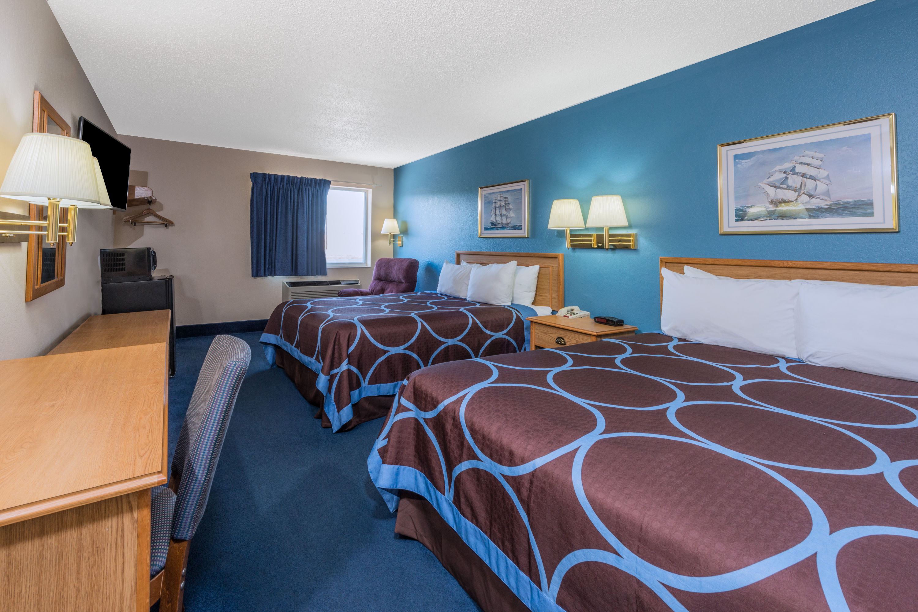 Guest room at the Super 8 by Wyndham Potosi in Potosi, Missouri