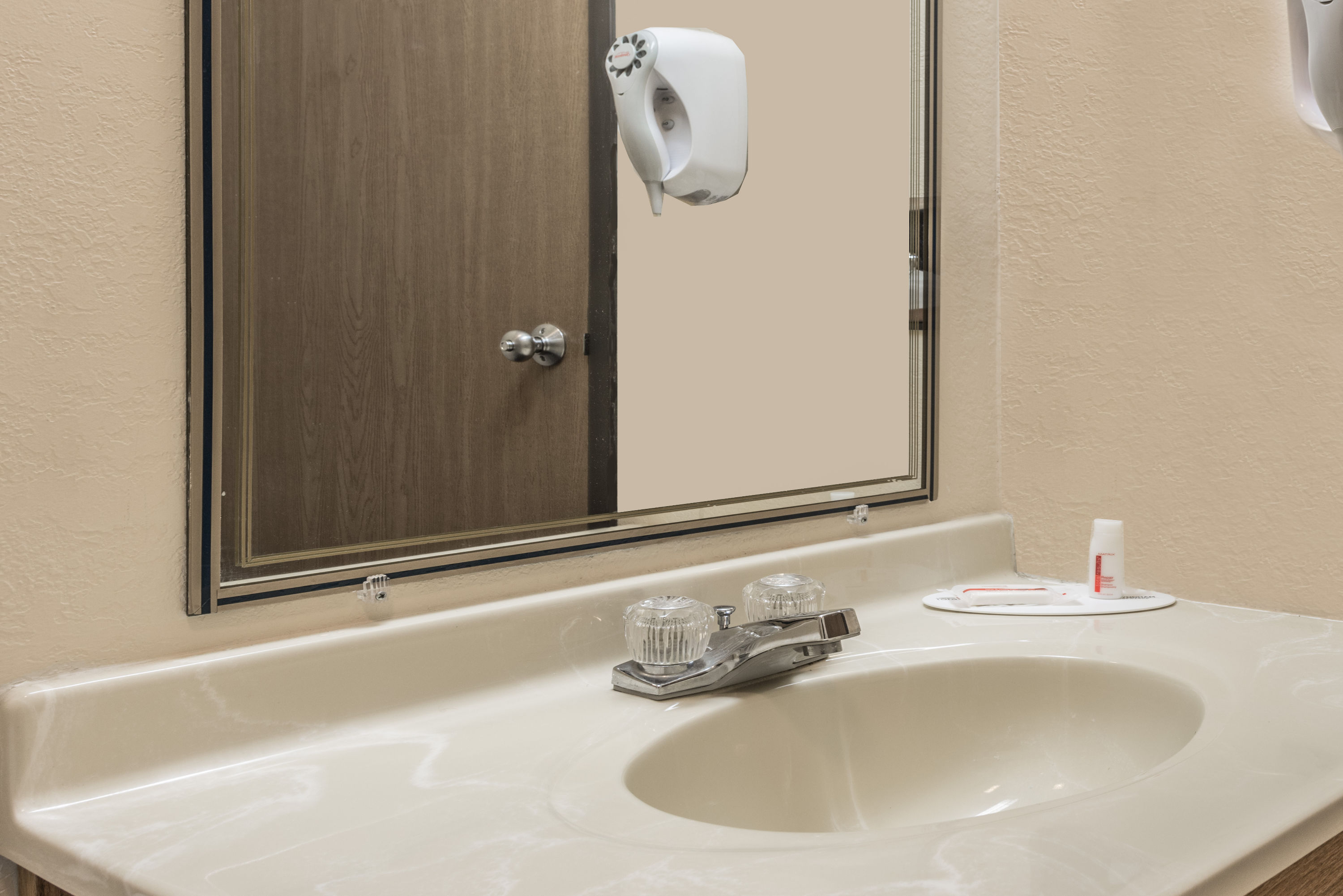 Guest room at the Super 8 by Wyndham Potosi in Potosi, Missouri