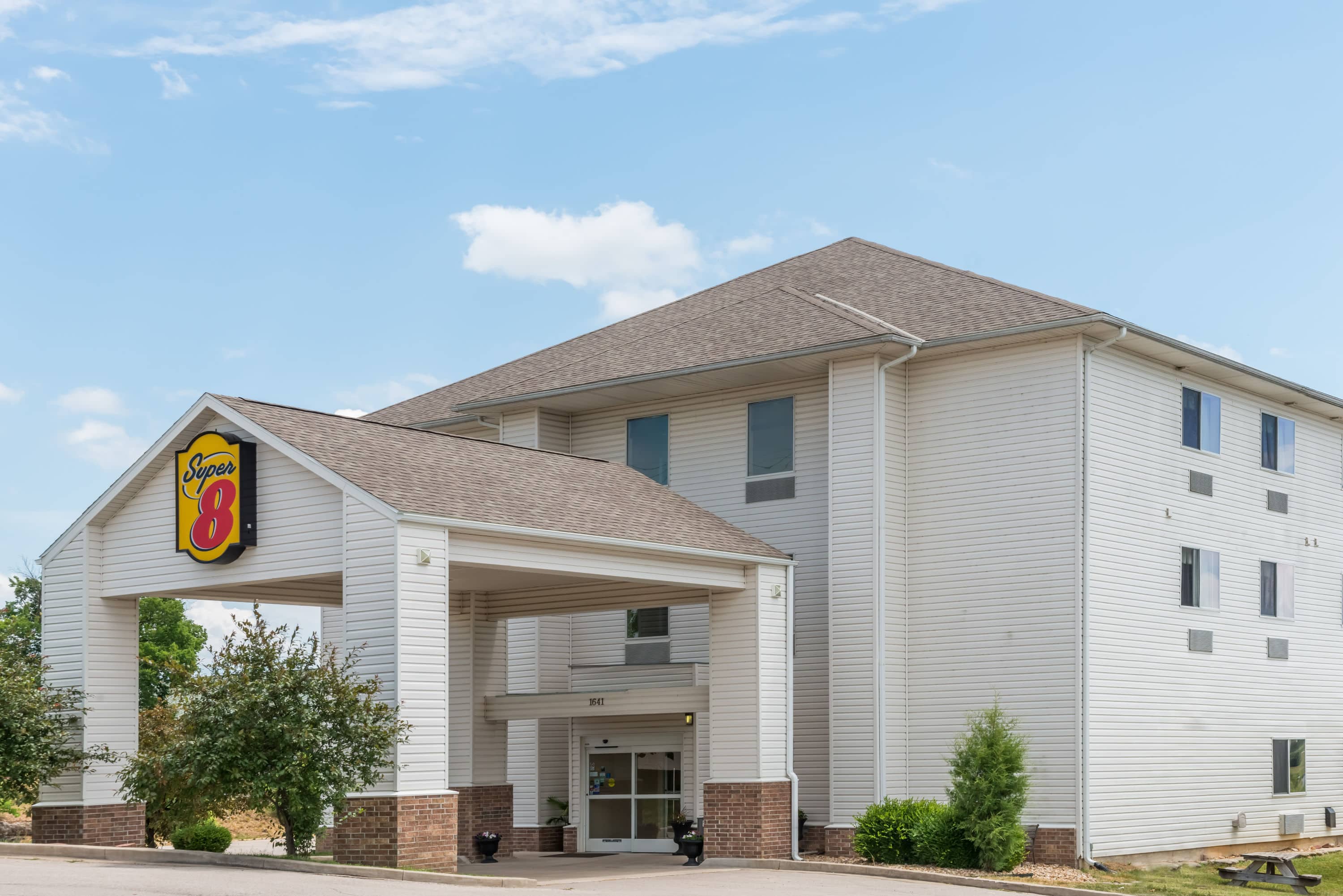 Super 8 By Wyndham Rolla Mo Hotels