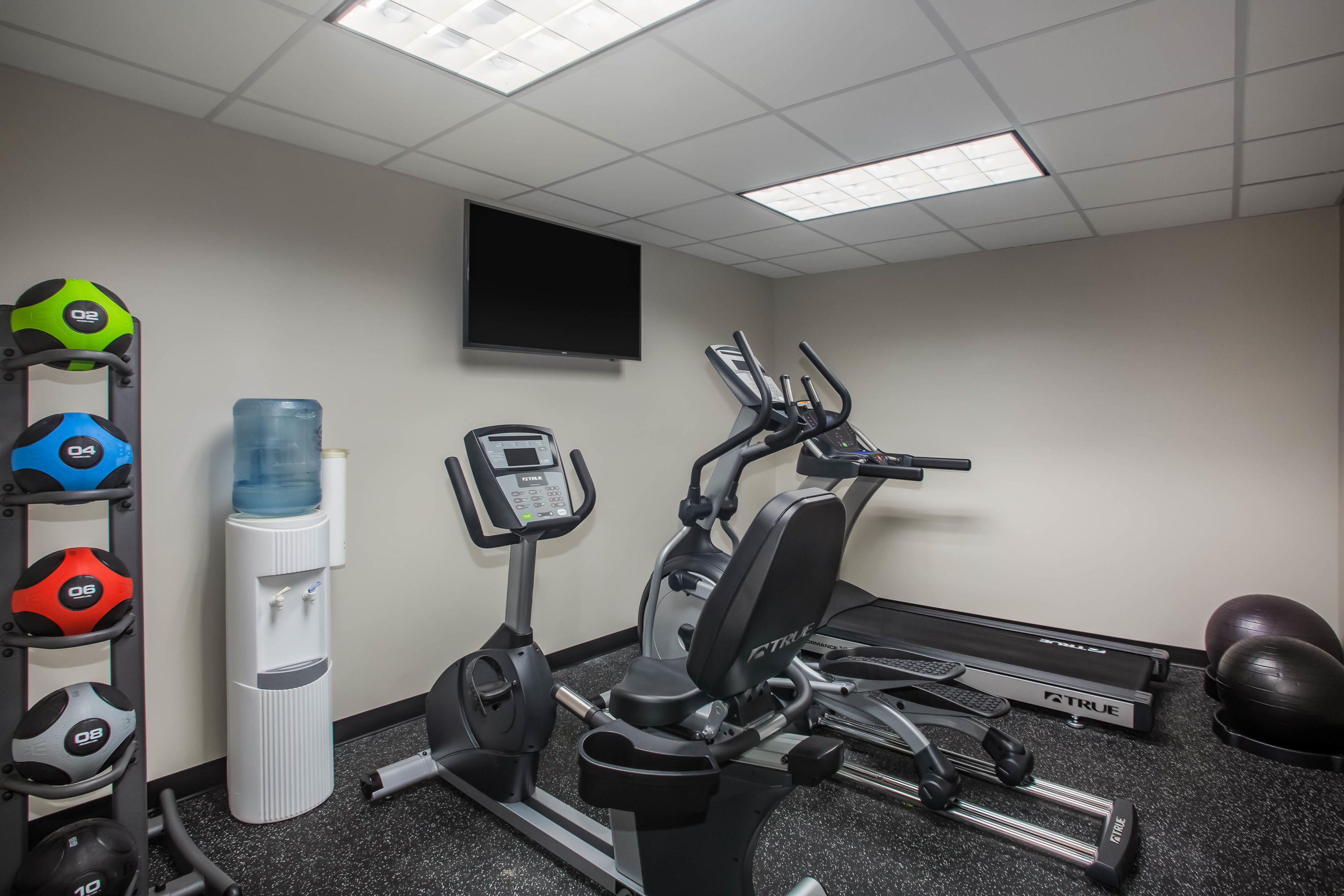 Fitness room at Super 8 by Wyndham St. Louis North in Saint Louis, Missouri