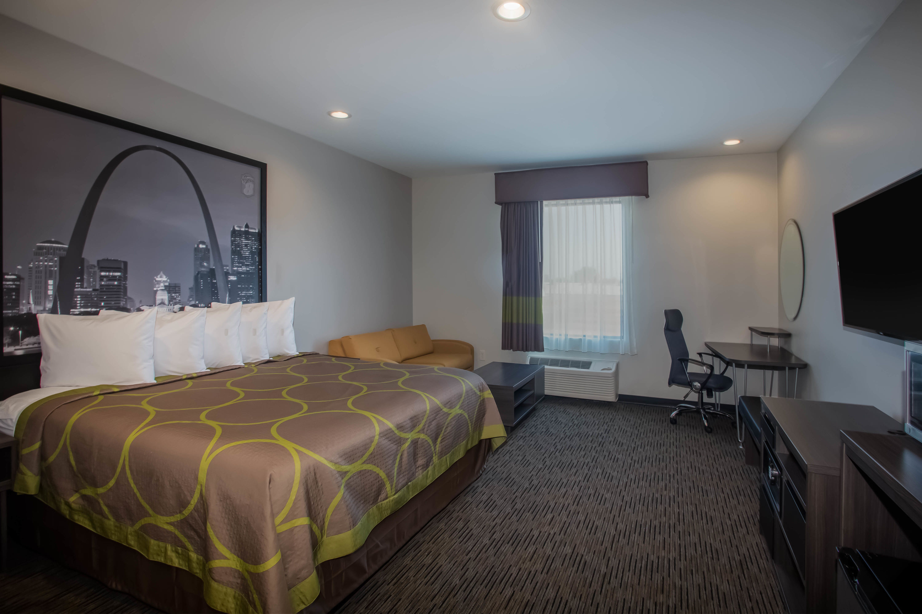 Super 8 by Wyndham St. Louis North suite in Saint Louis, Missouri