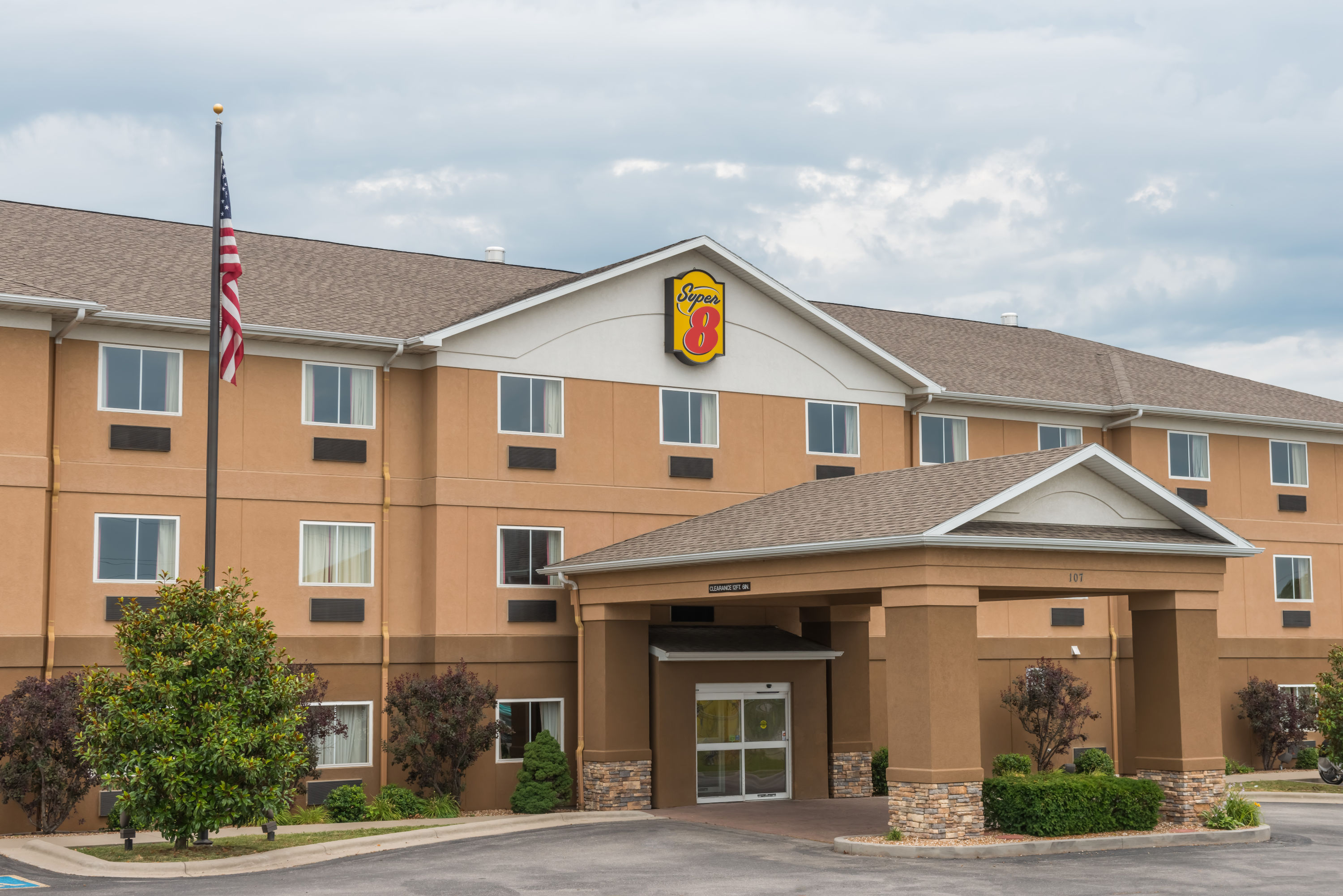 Super 8 By Wyndham St Robert Ft Leonard Wood Area Saint Robert Mo Hotels Leonardwood, the price was great, the room was spacious and comfortable and also had a small kitchenette. wyndham st robert ft leonard wood area
