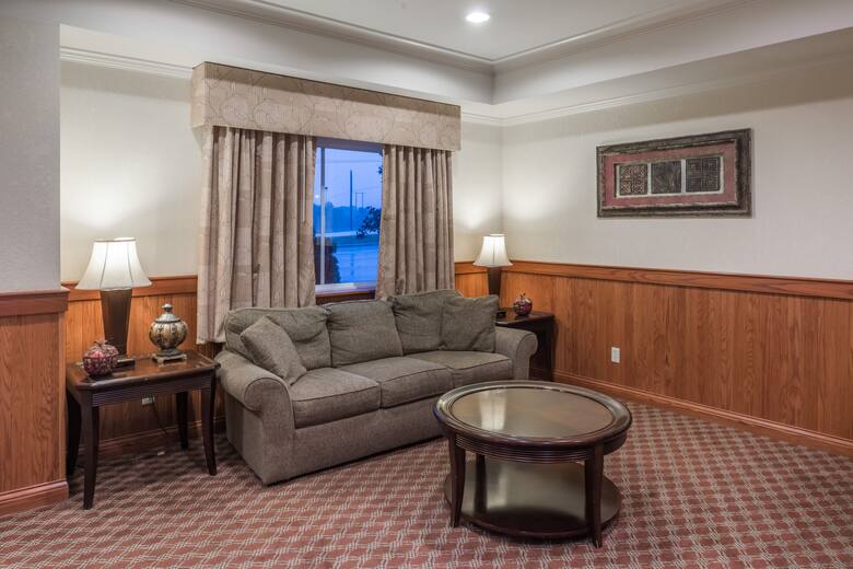 Super 8 St Robert Ft Leonard Wood Area hotel lobby in Saint Robert, Missouri