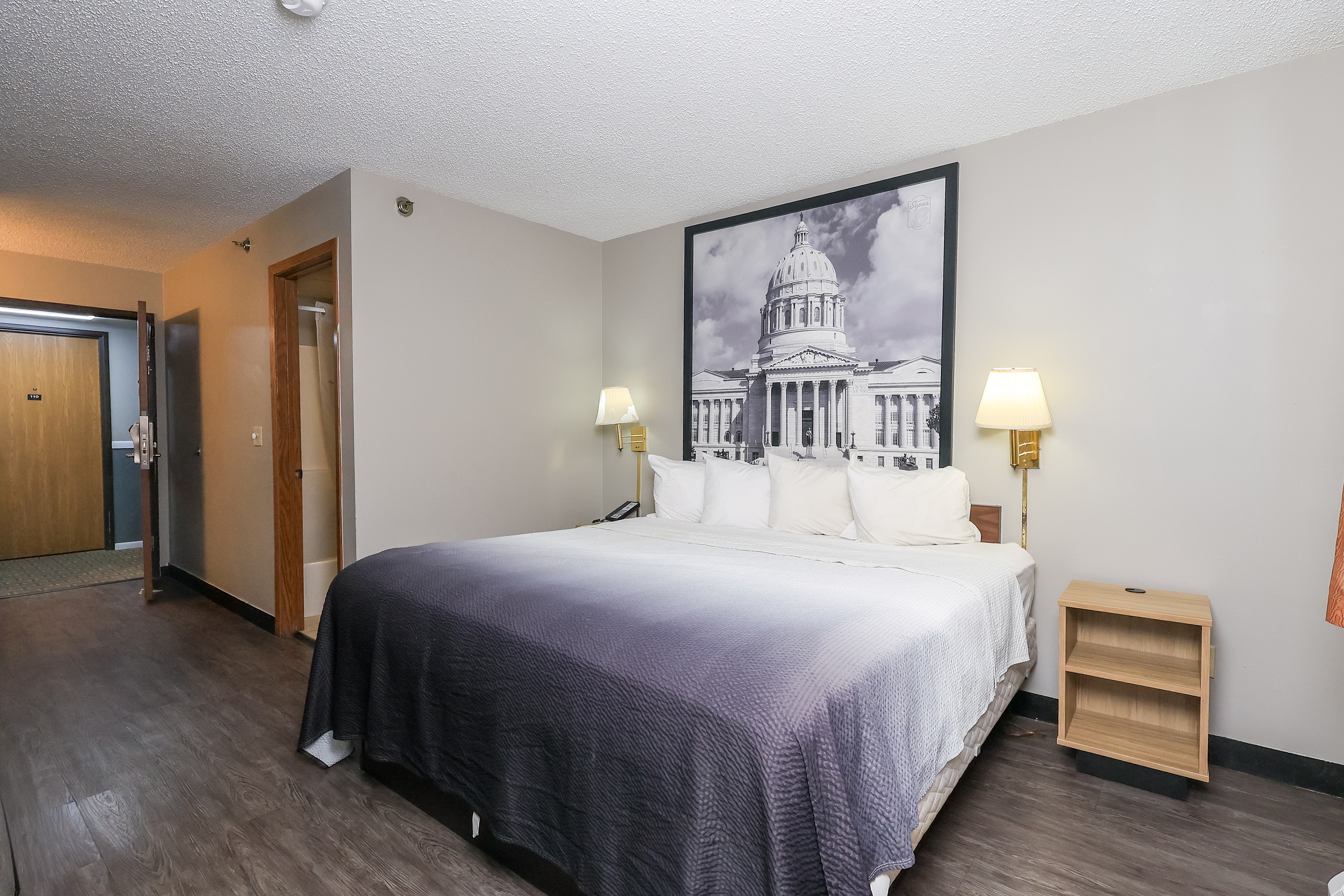 Guest room at the Super 8 by Wyndham Smithville/Kansas City in Smithville, Missouri