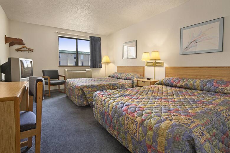 Guest room at the Super 8 Springfield North I-44 in Springfield, Missouri