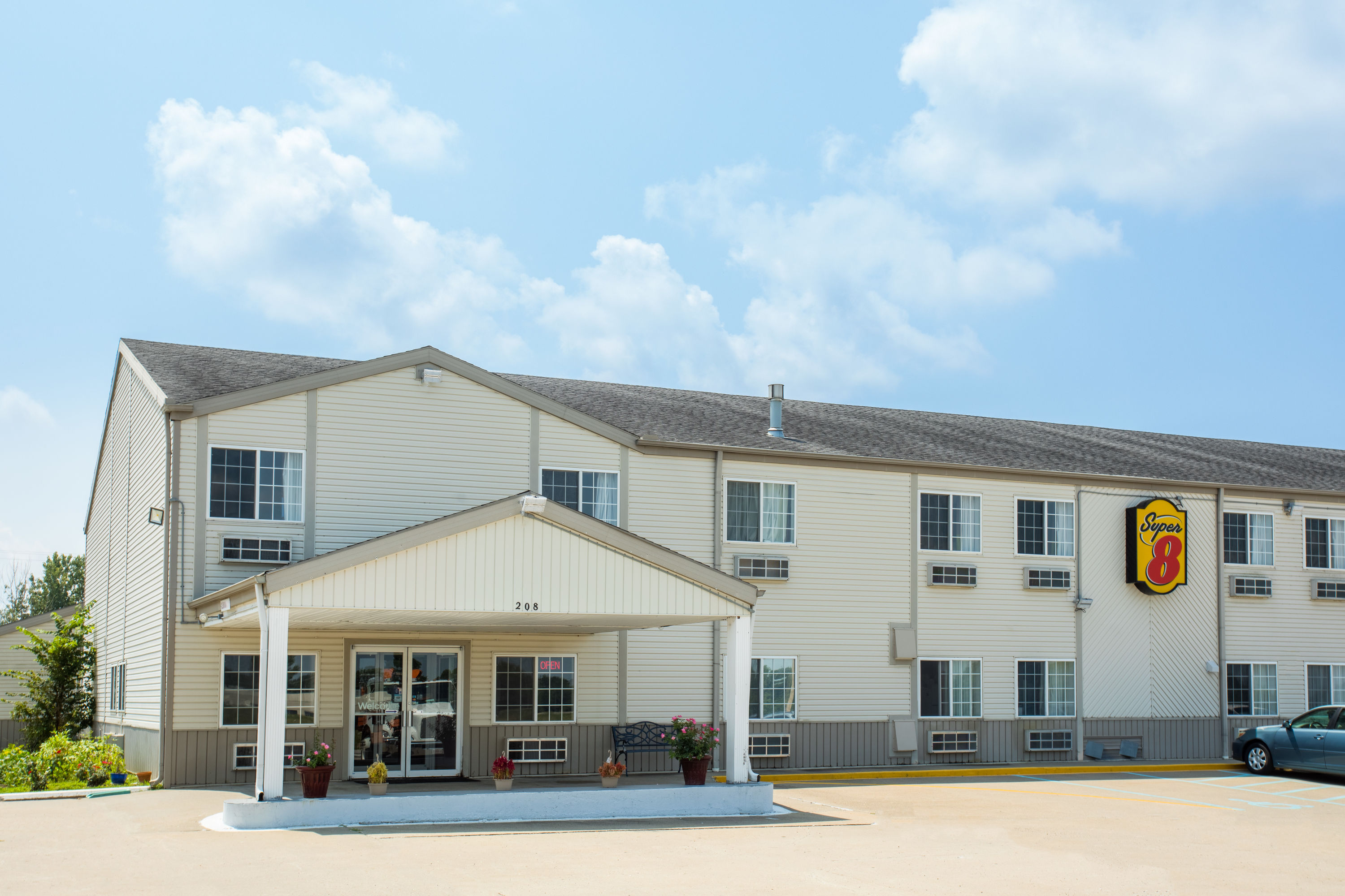 Super 8 By Wyndham Sweet Springs Sweet Springs Mo Hotels
