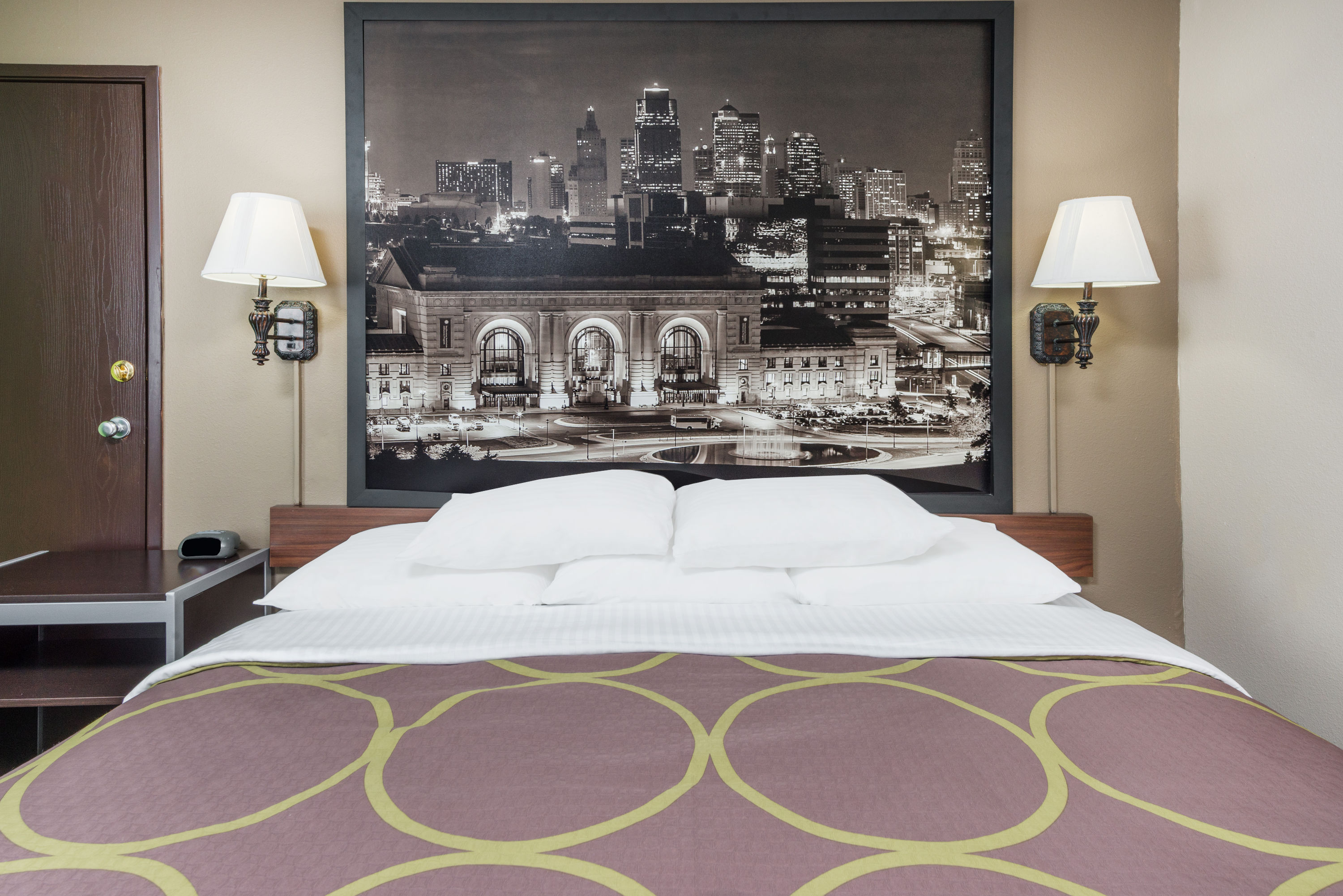 Guest room at the Super 8 by Wyndham Warrensburg in Warrensburg, Missouri