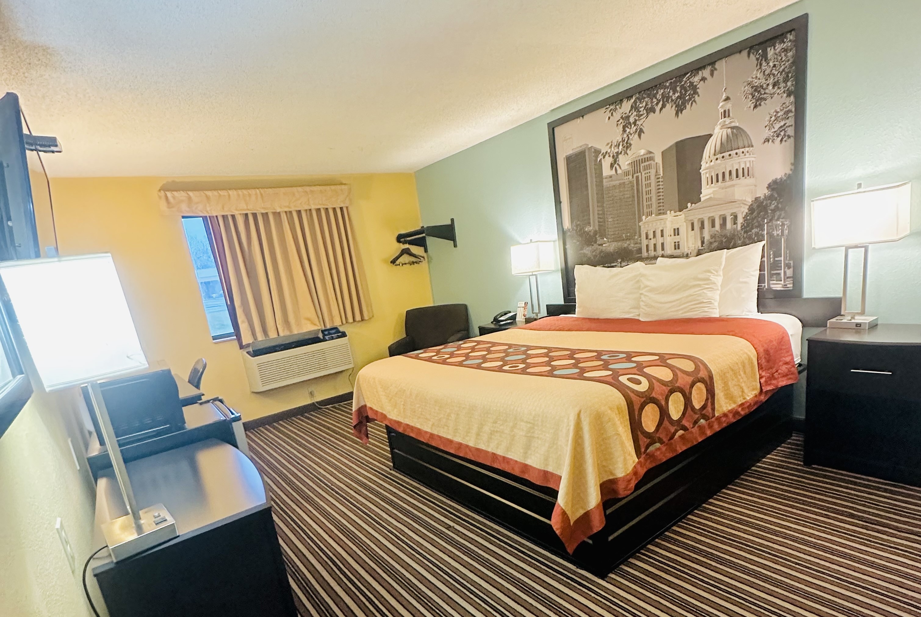 Guest room at the Super 8 by Wyndham Warrenton in Warrenton, Missouri