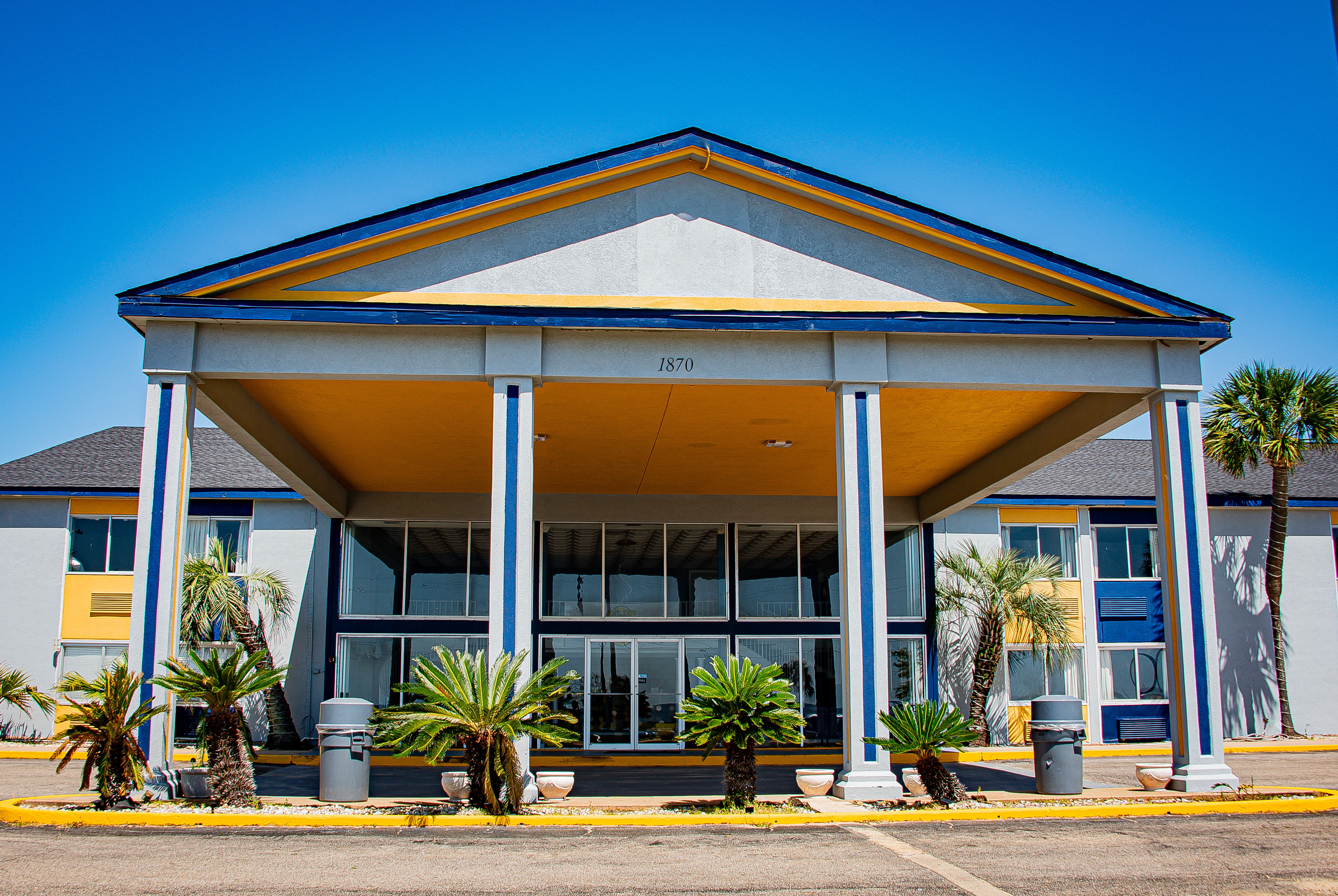 Exterior of Super 8 by Wyndham Biloxi hotel in Biloxi, Mississippi