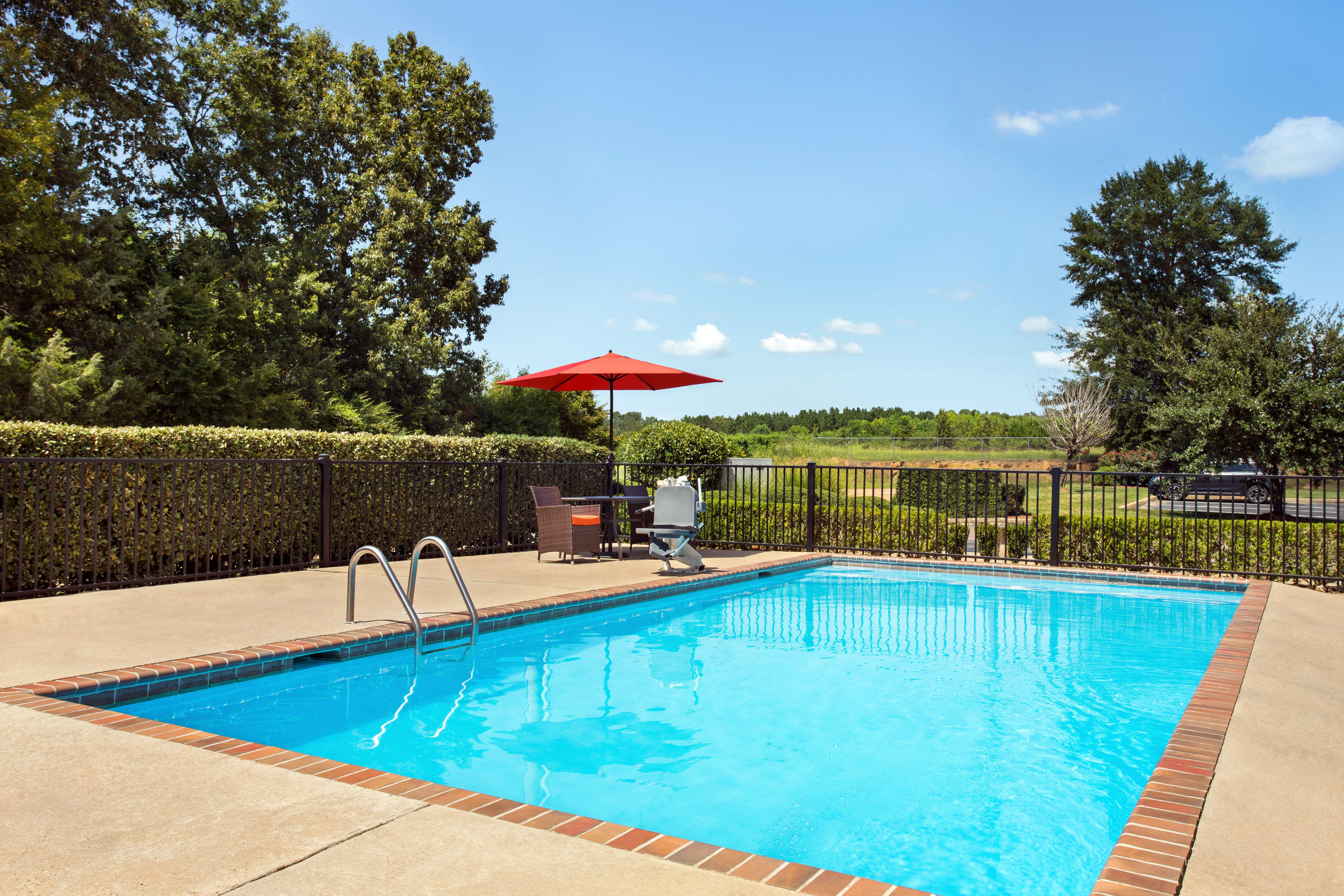 Super 8 by Wyndham Clinton Clinton MS Hotels
