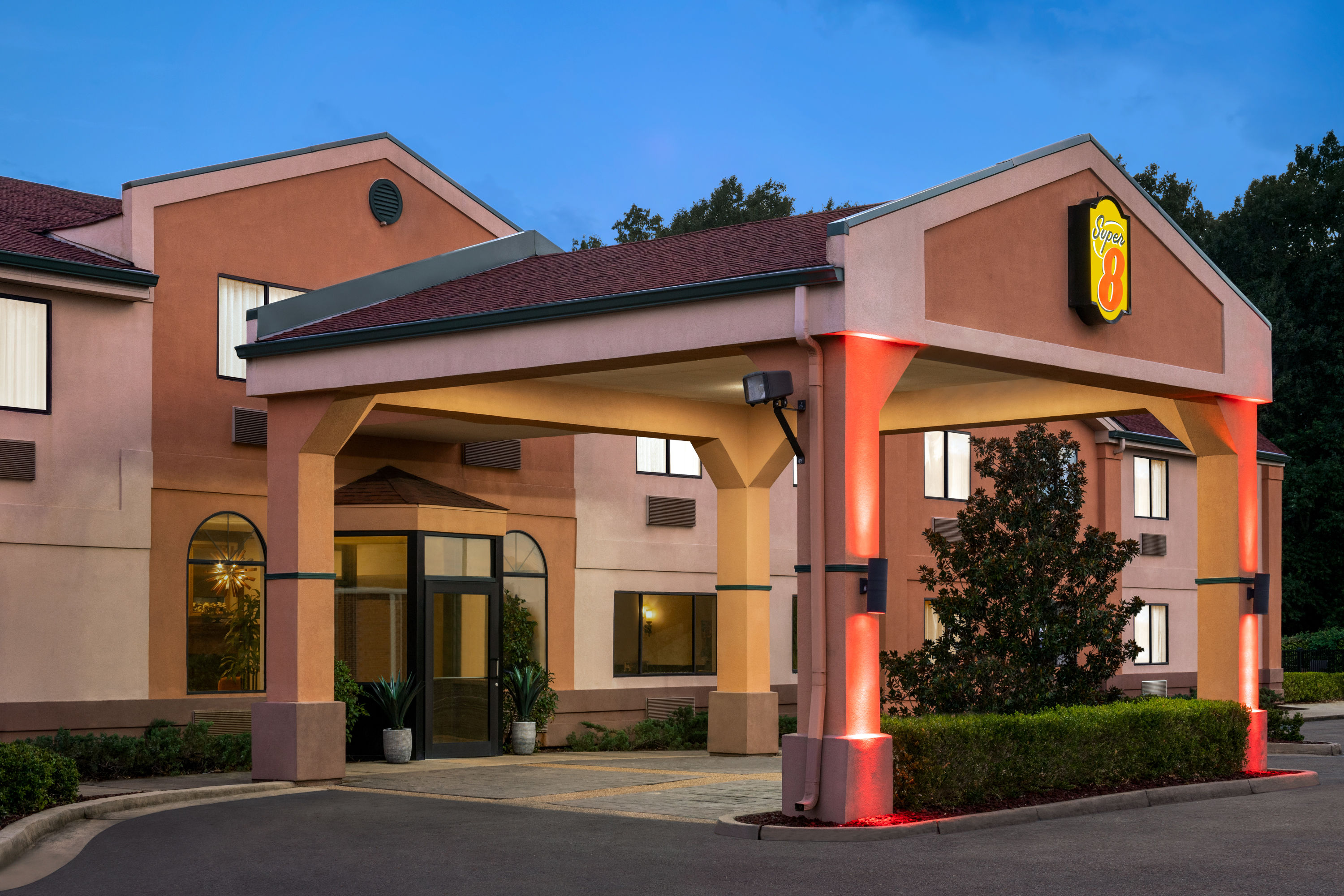 Super 8 by Wyndham Clinton Clinton MS Hotels