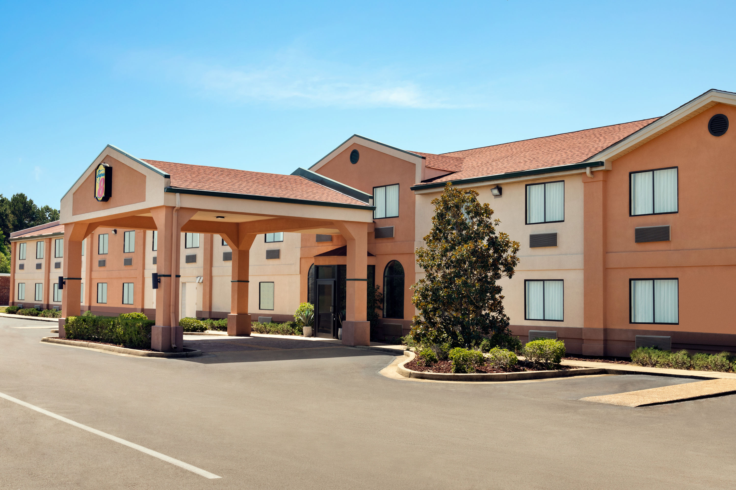 Super 8 by Wyndham Clinton Clinton MS Hotels