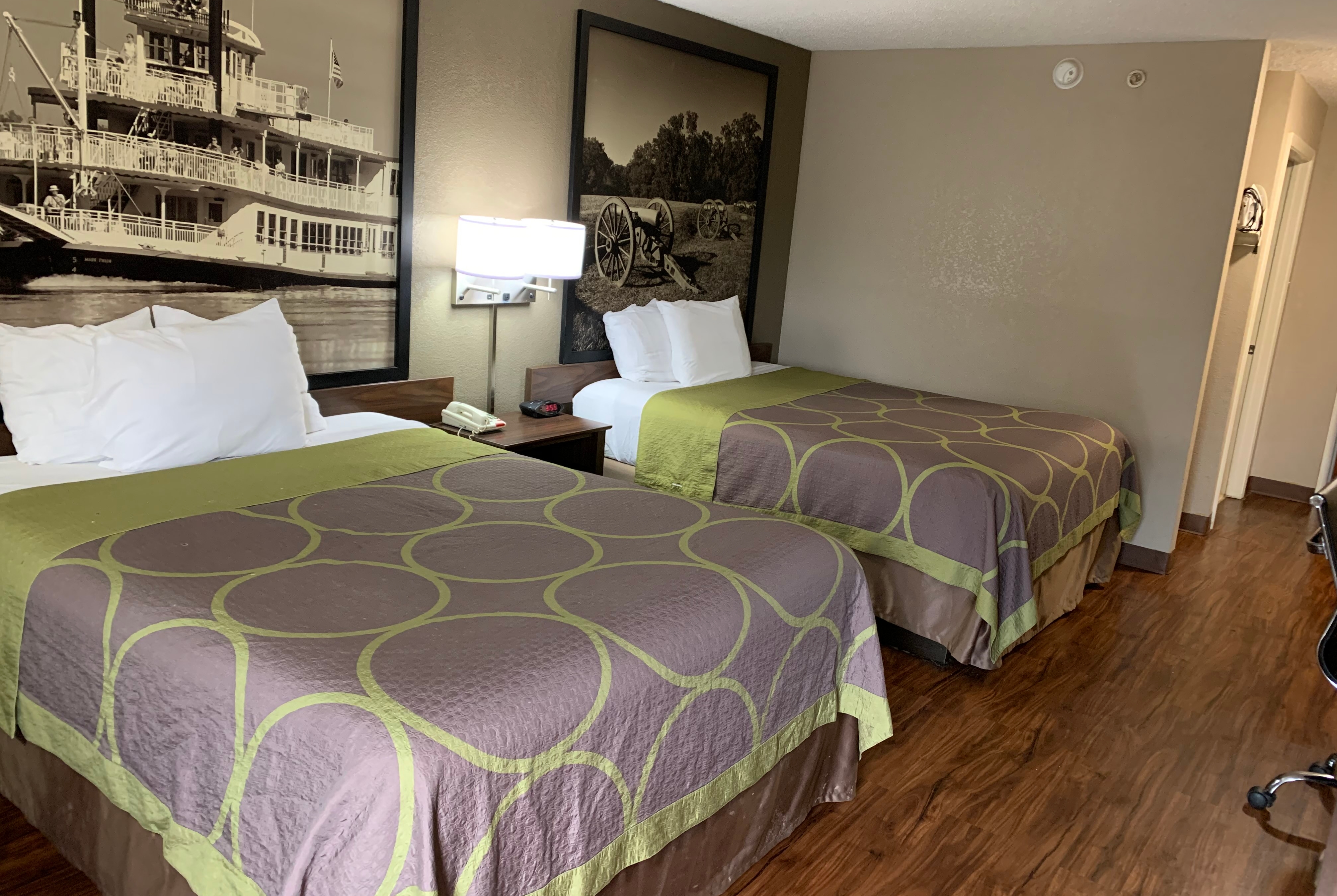 Super 8 by Wyndham Hernando Hernando, MS Hotels