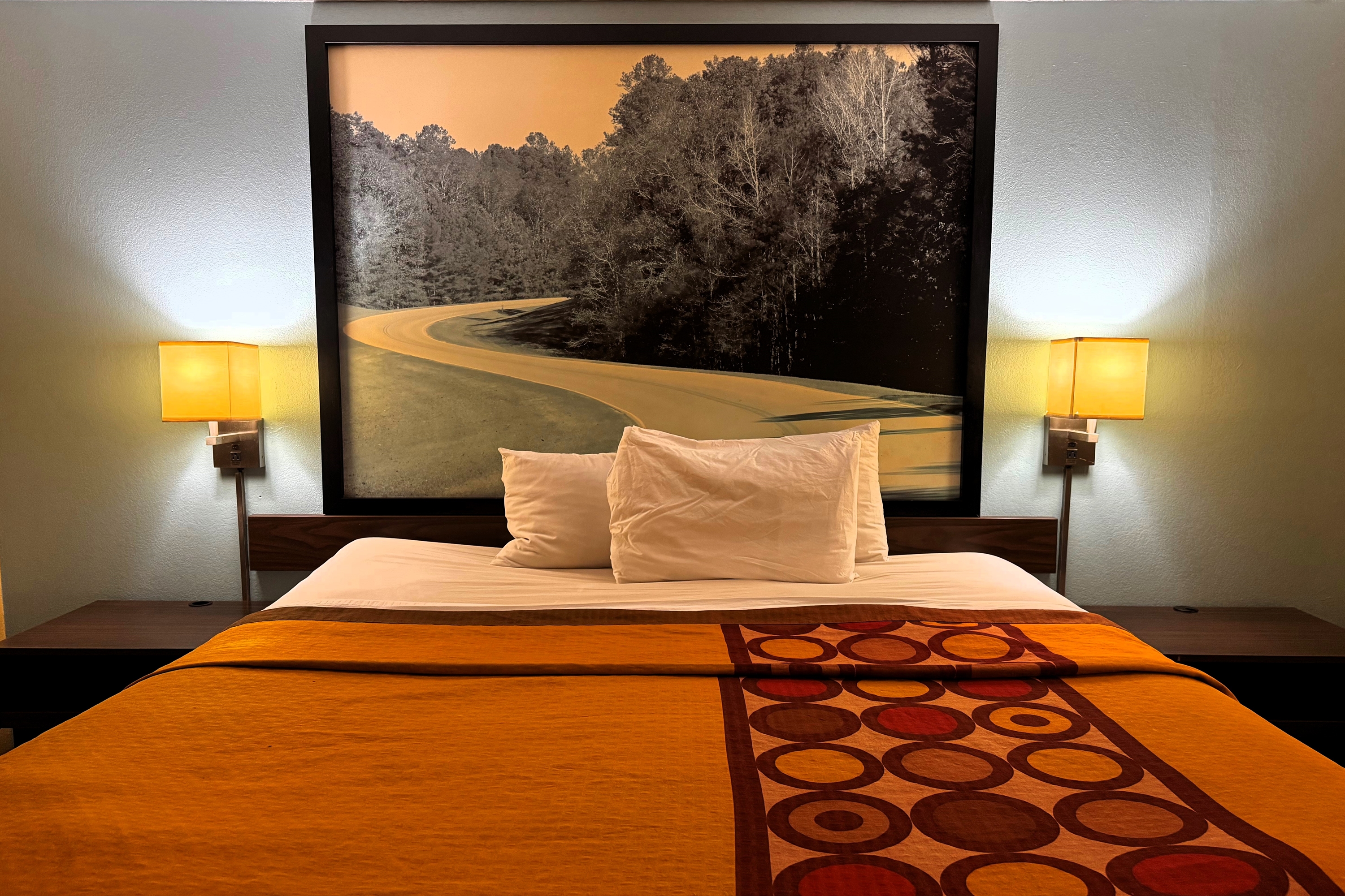 Guest room at the Super 8 by Wyndham Jackson/Ridgeland in Jackson, Mississippi