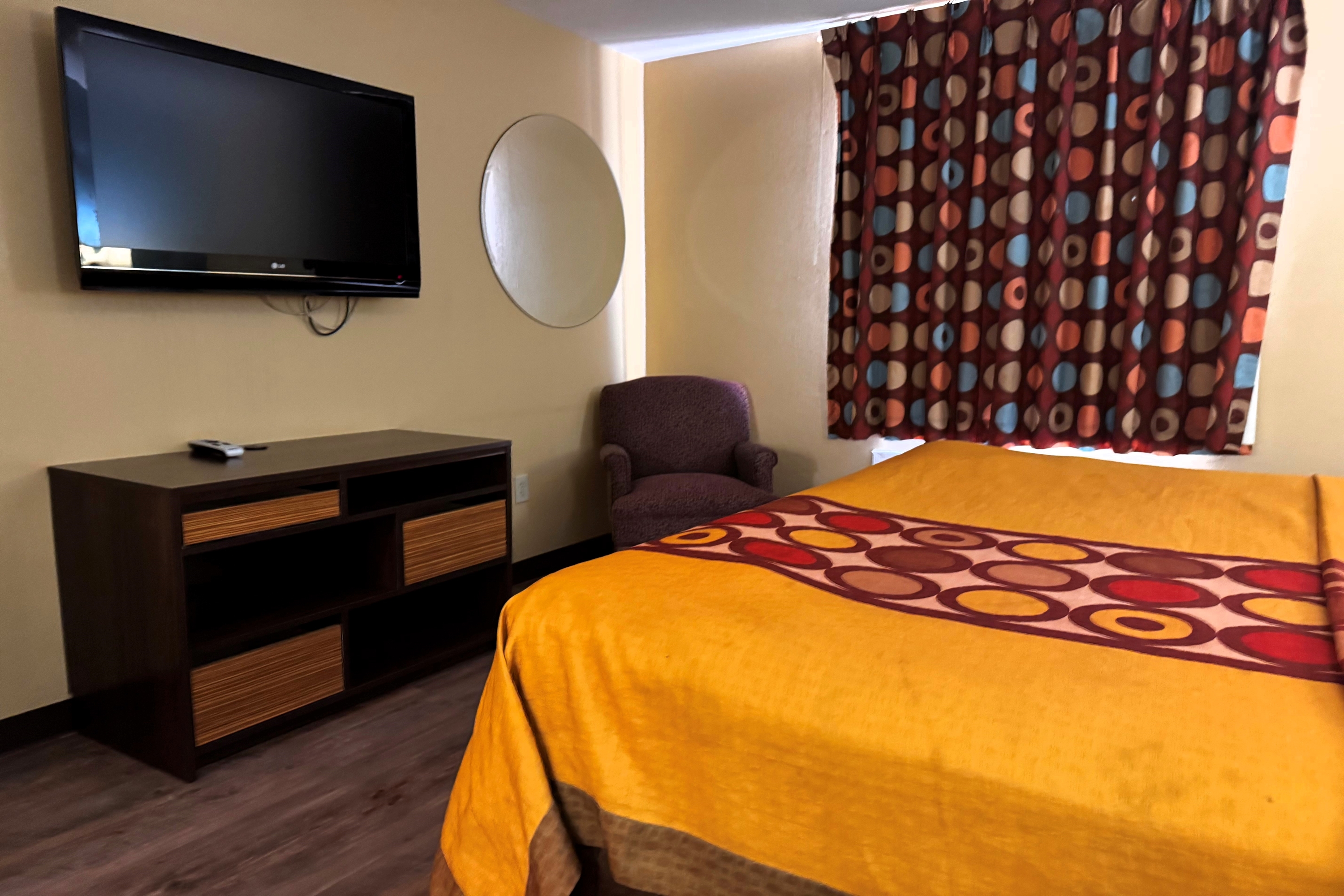 Guest room at the Super 8 by Wyndham Jackson/Ridgeland in Jackson, Mississippi