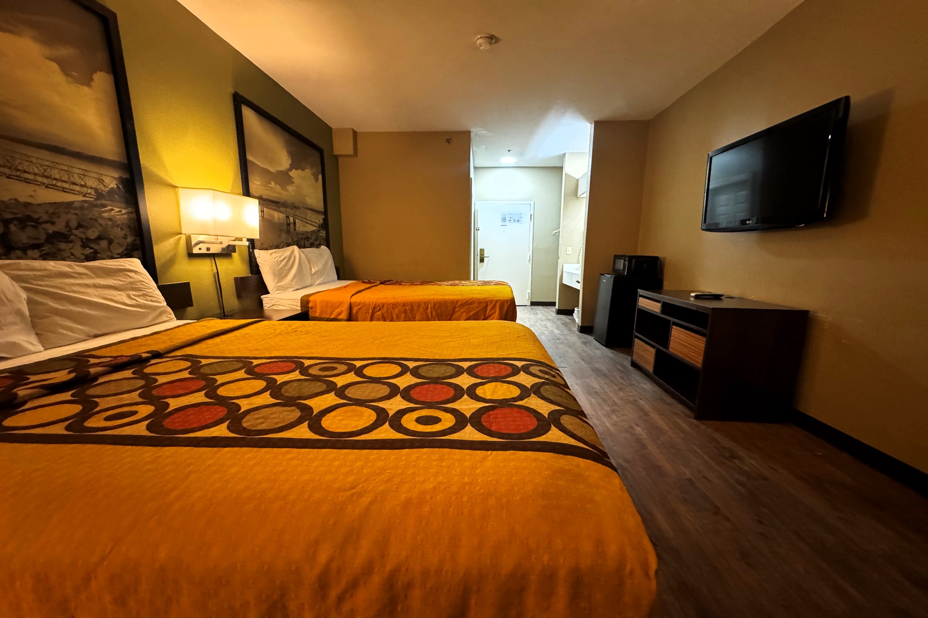 Guest room at the Super 8 by Wyndham Jackson/Ridgeland in Jackson, Mississippi