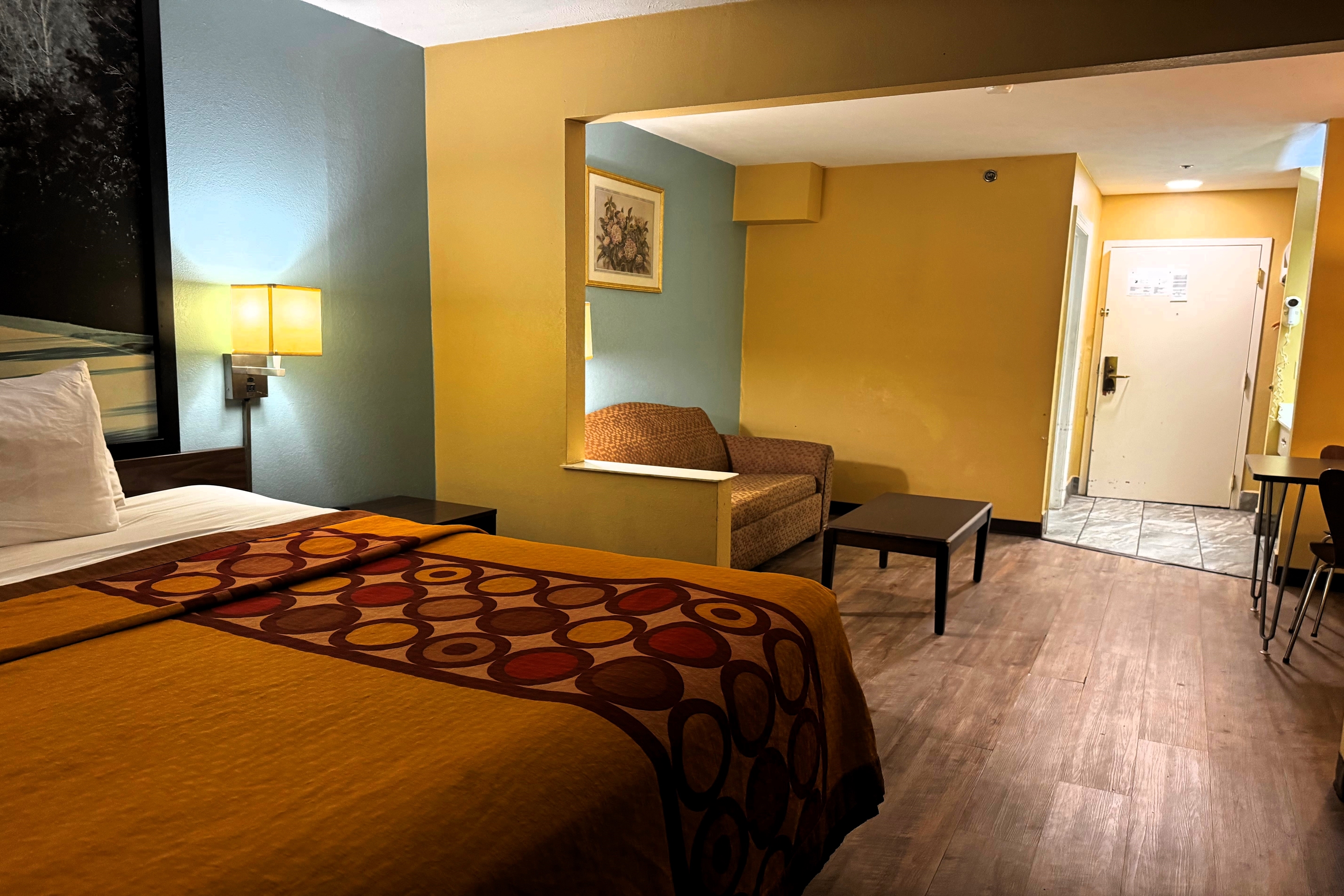 Guest room at the Super 8 by Wyndham Jackson/Ridgeland in Jackson, Mississippi