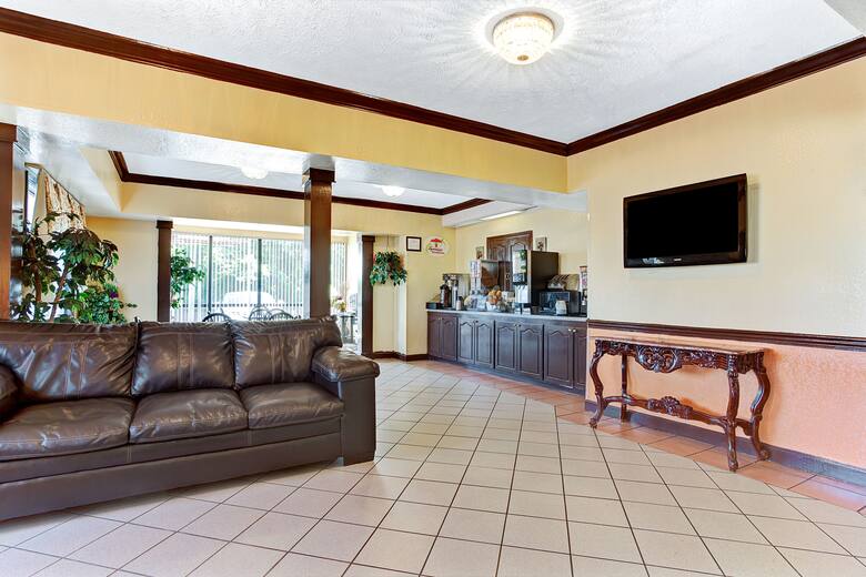 Super 8 Jackson/North hotel lobby in Jackson, Mississippi