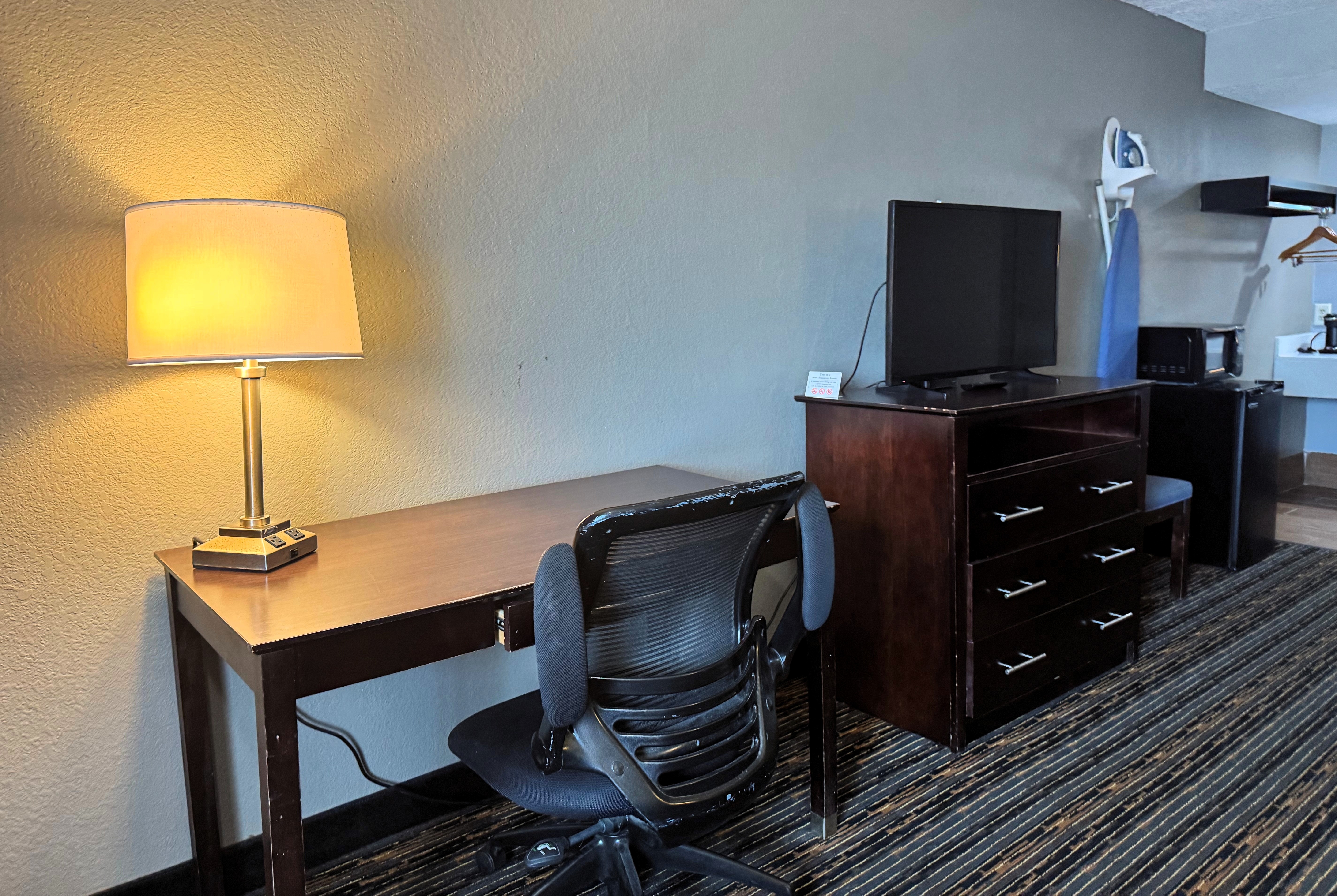 Guest room at the Super 8 by Wyndham Meridian in Meridian, Mississippi