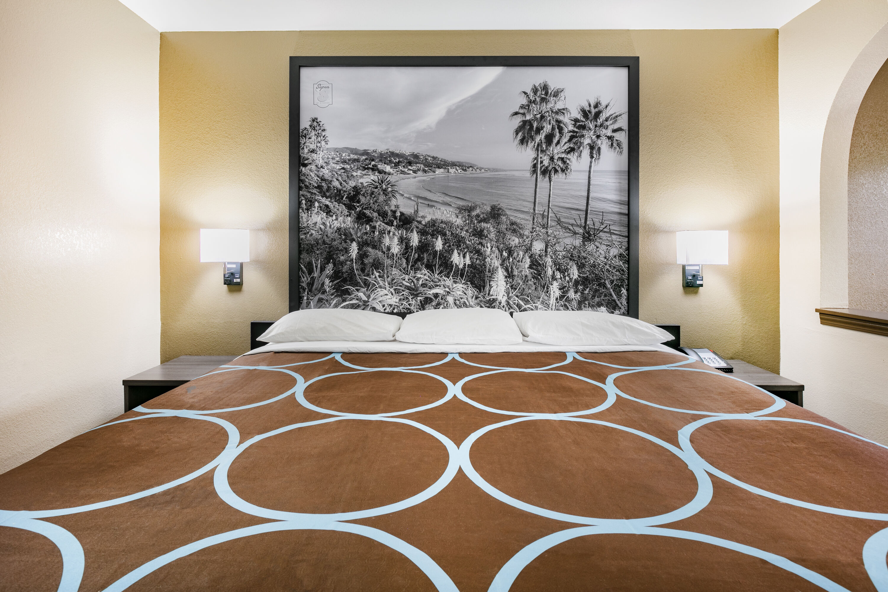 Guest room at the Super 8 by Wyndham Moss Point in Moss Point, Mississippi