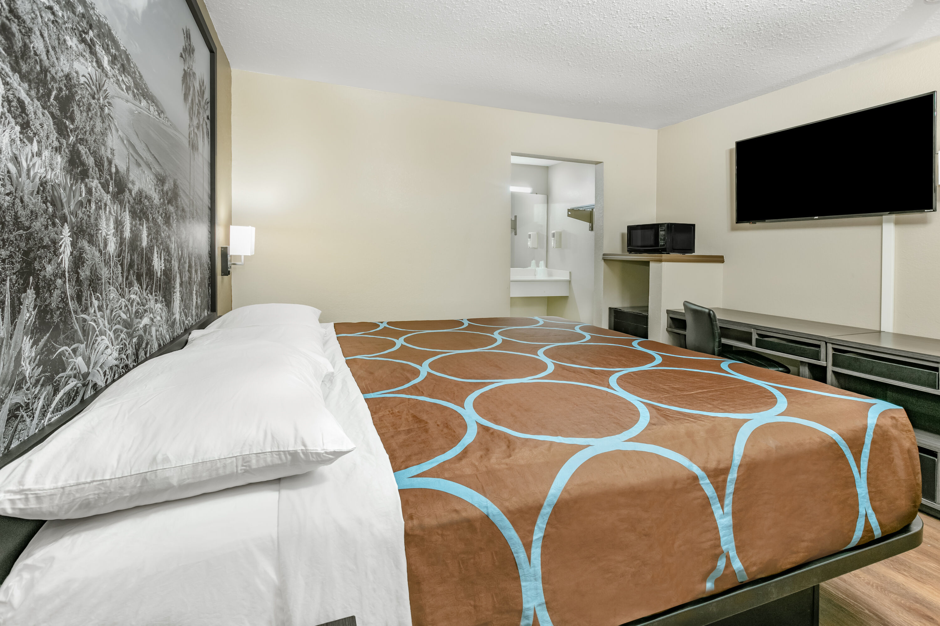 Guest room at the Super 8 by Wyndham Moss Point in Moss Point, Mississippi