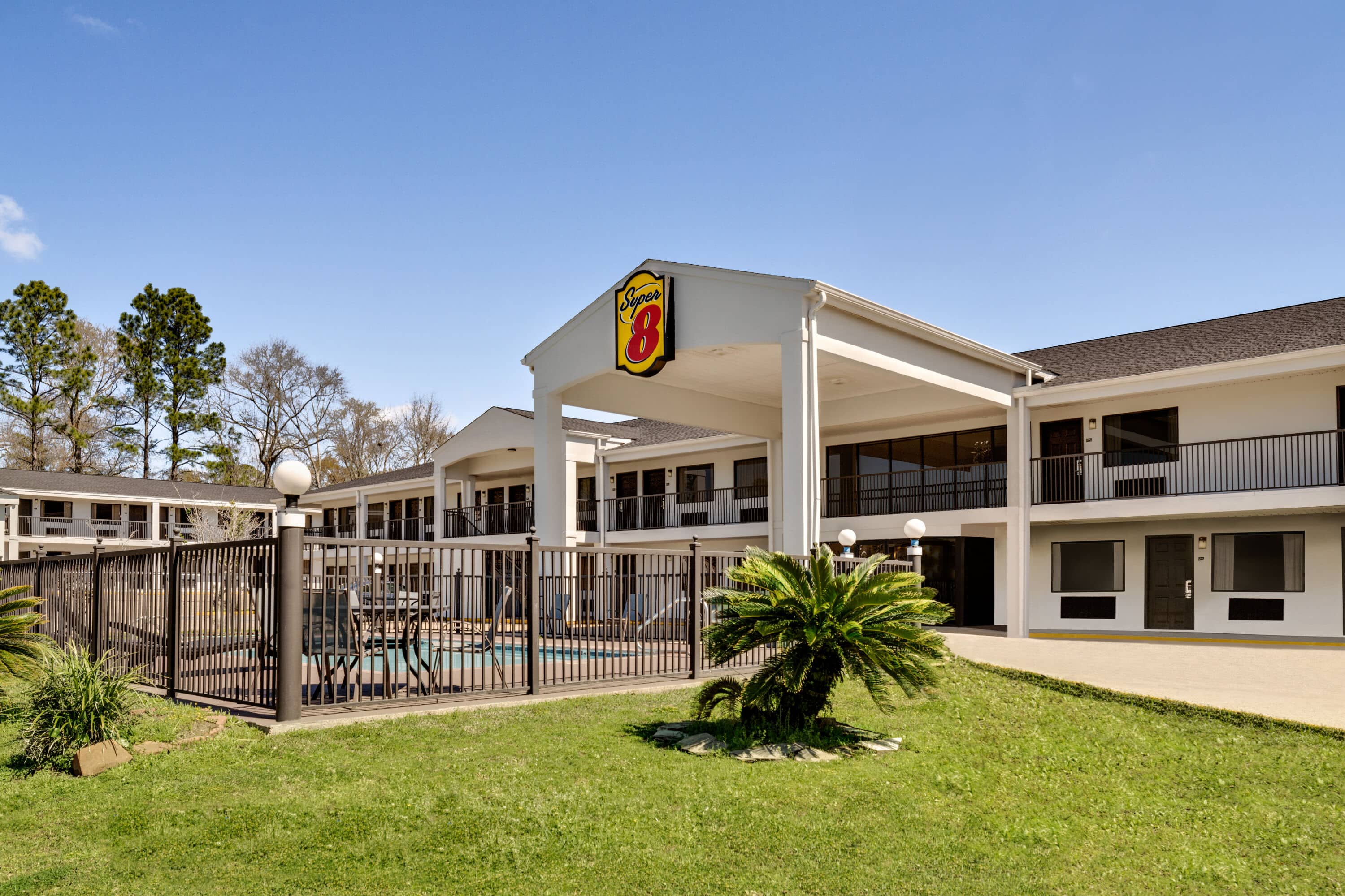 Super 8 by Wyndham Ocean Springs Biloxi | Ocean Springs, MS Hotels