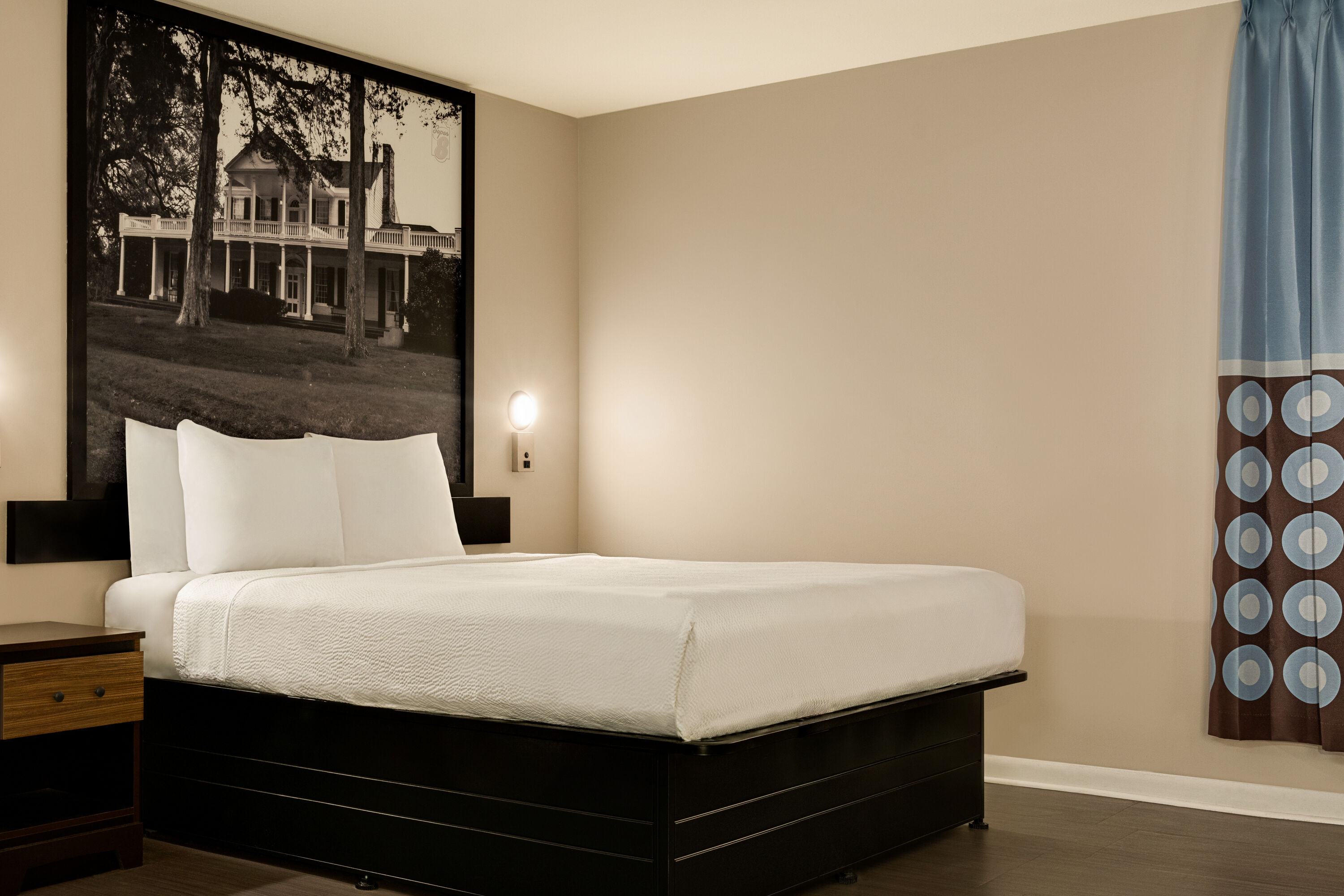 Super 8 by Wyndham Ocean Springs Biloxi suite in Ocean Springs, Mississippi