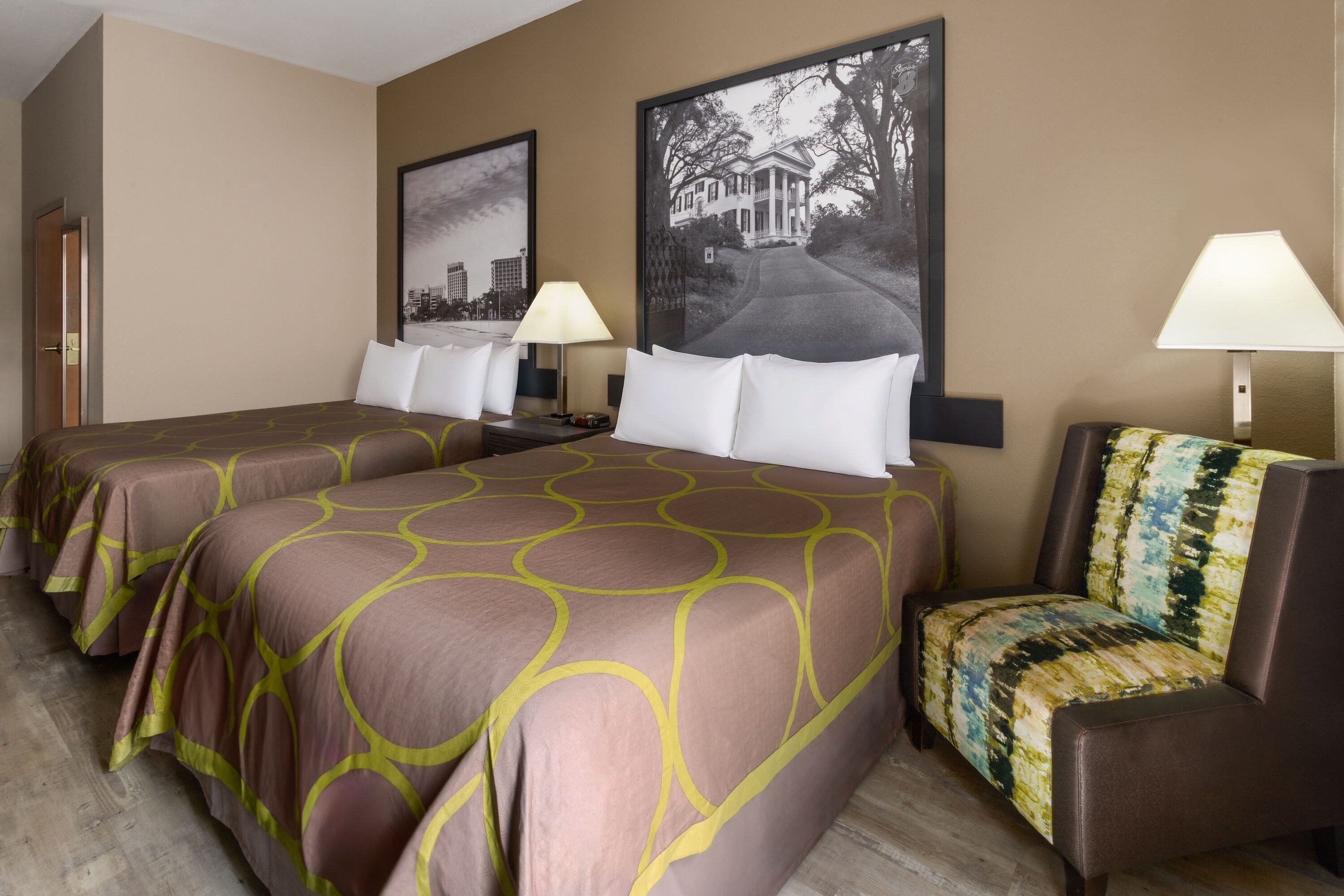 Guest room at the Super 8 by Wyndham Pascagoula in Pascagoula, Mississippi