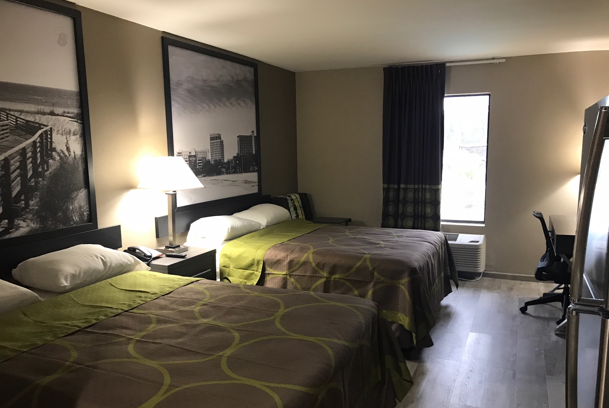 Guest room at the Super 8 by Wyndham Pascagoula in Pascagoula, Mississippi