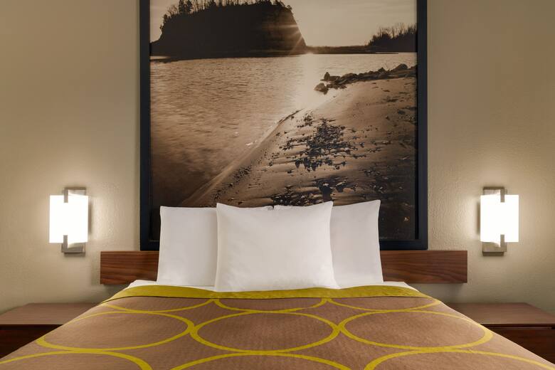 Guest room at the Super 8 Pearl/Jackson/East in Pearl, Mississippi