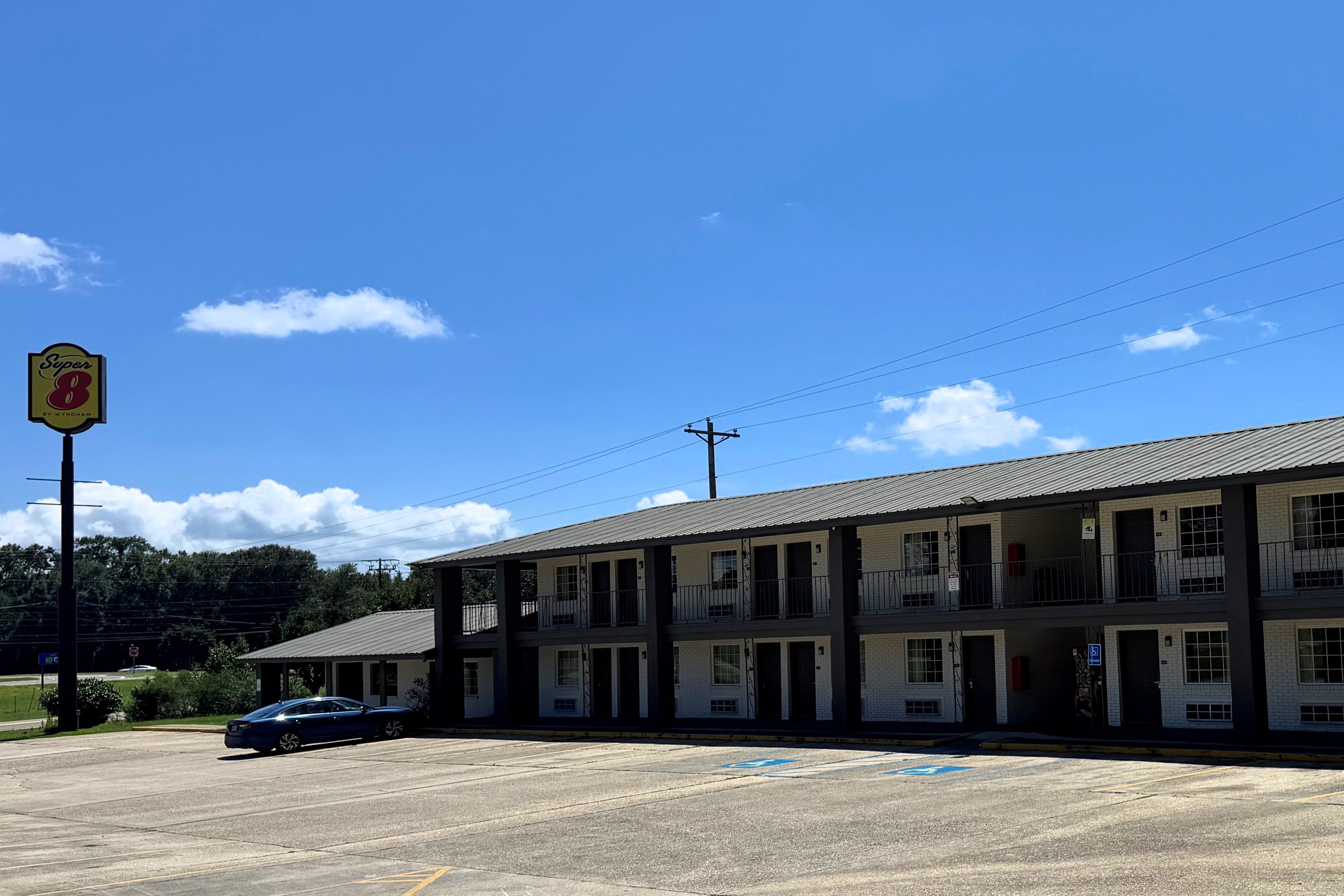 Exterior of Super 8 by Wyndham Picayune hotel in Picayune, Mississippi