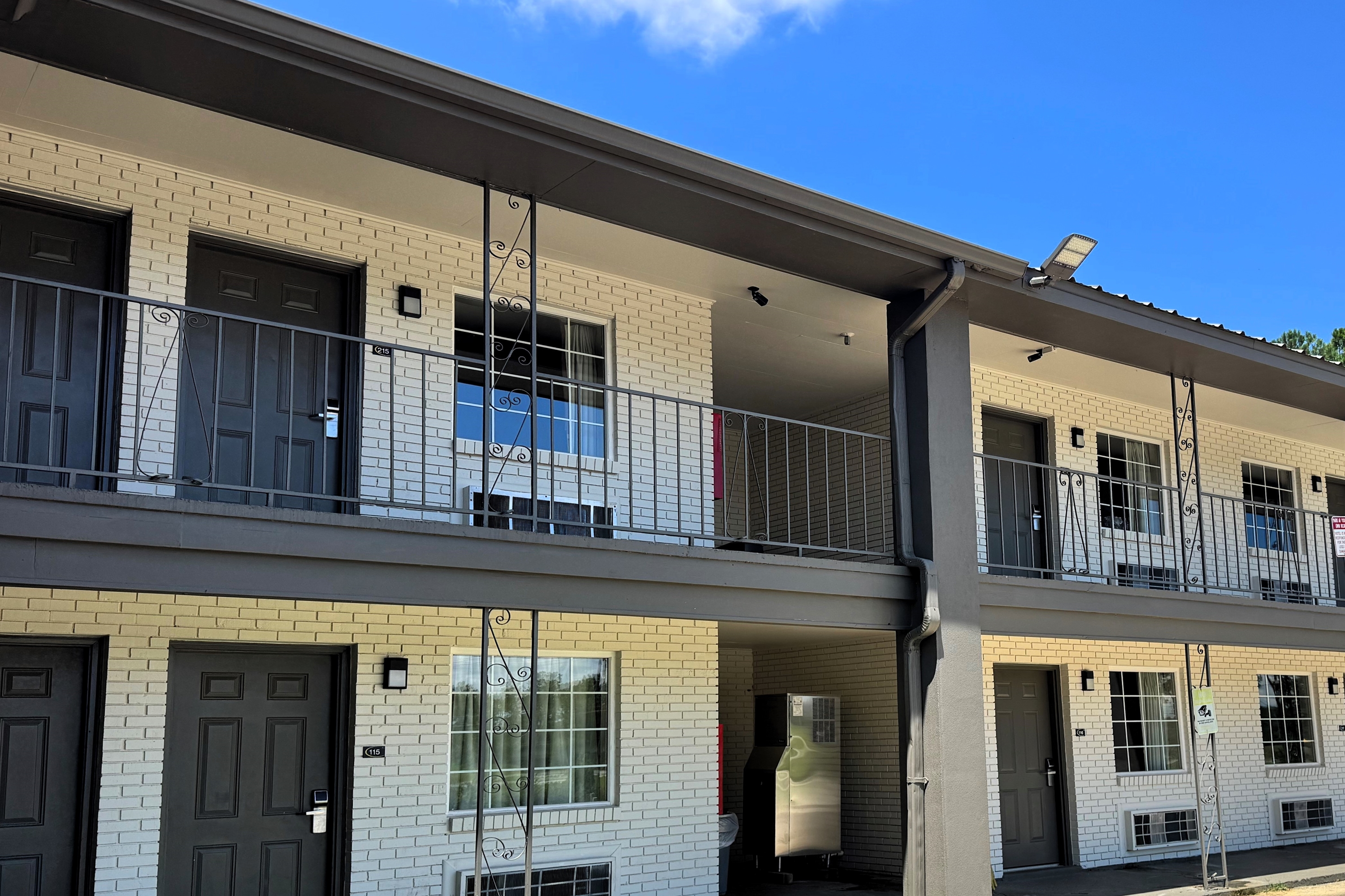 Exterior of Super 8 by Wyndham Picayune hotel in Picayune, Mississippi
