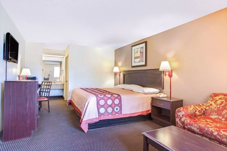 Guest room at the Super 8 Richland/Jackson Area in Richland, Mississippi