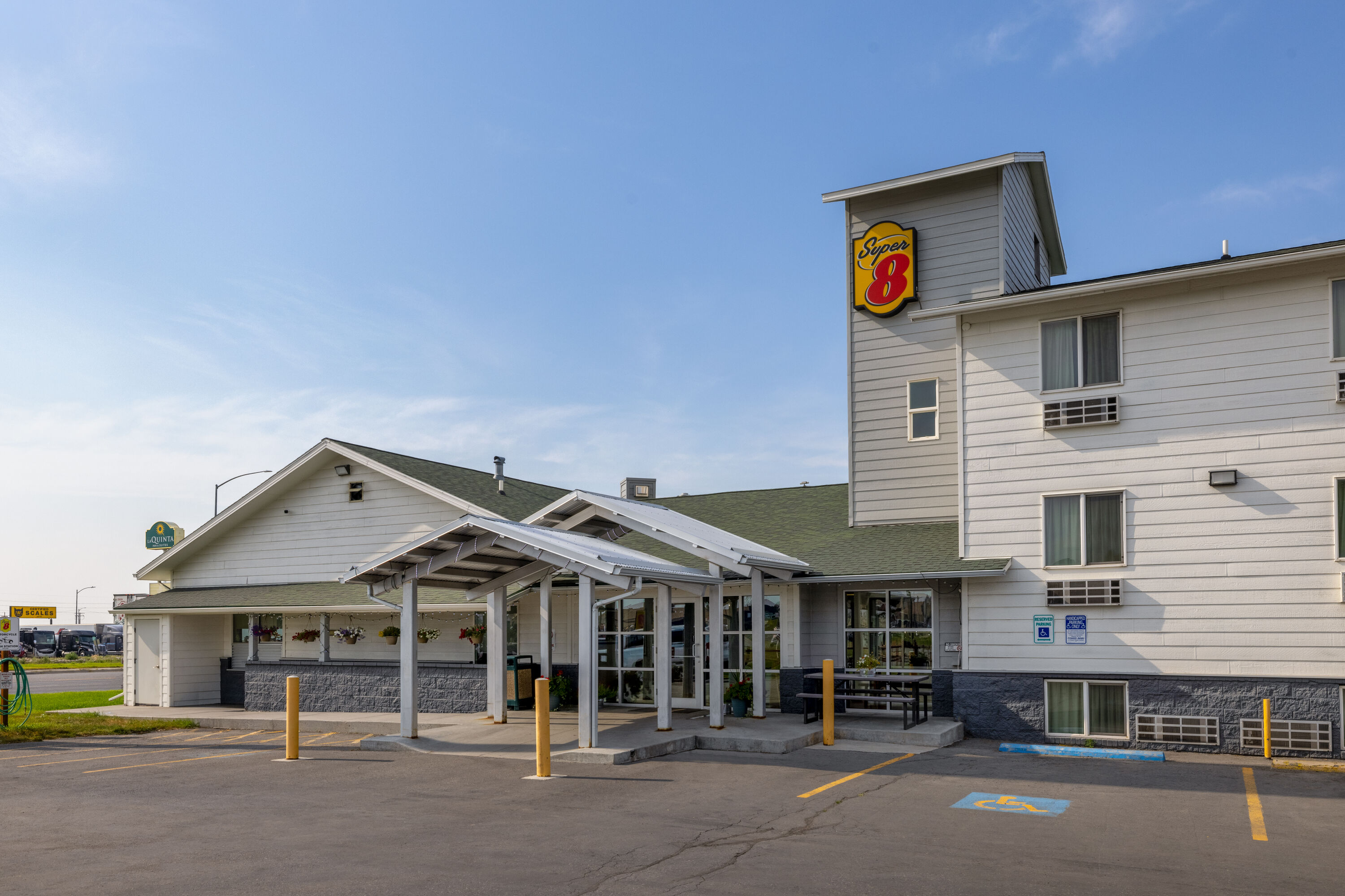 Exterior Day Image of Super 8 by Wyndham Belgrade/Bozeman Airport hotel in Belgrade, Montana