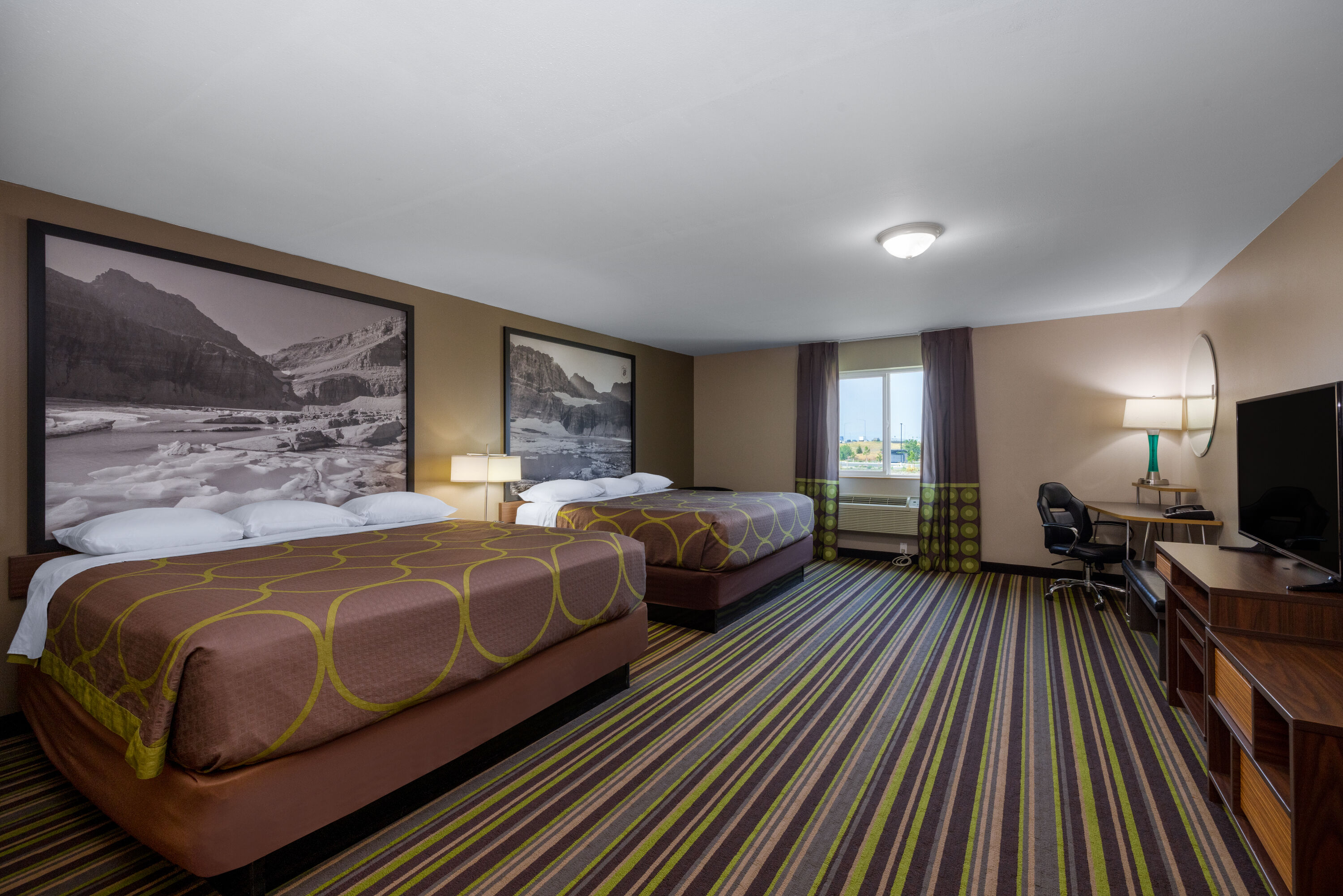 Super 8 by Wyndham Belgrade/Bozeman Airport suite in Belgrade, Montana