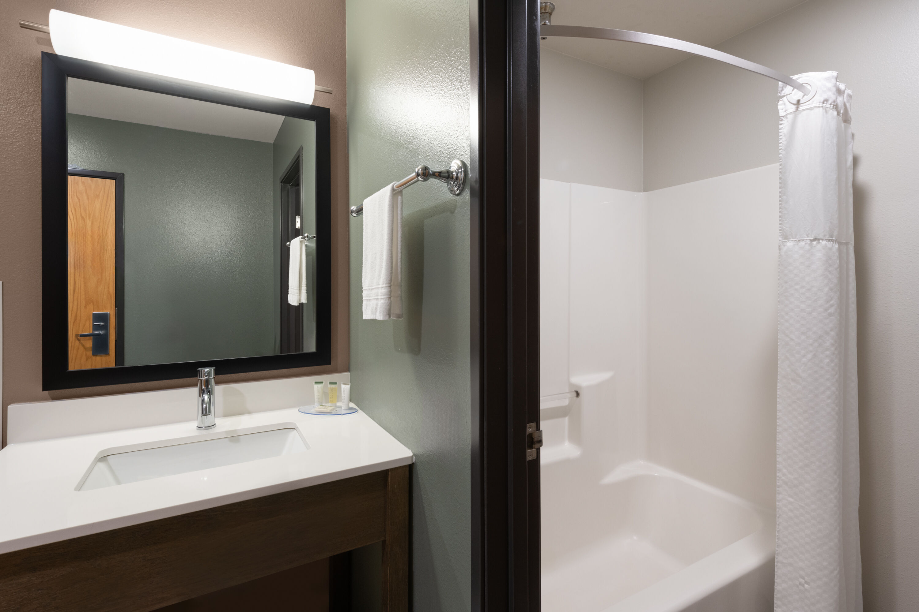 Guest room bath at the Super 8 by Wyndham Big Timber in Big Timber, Montana