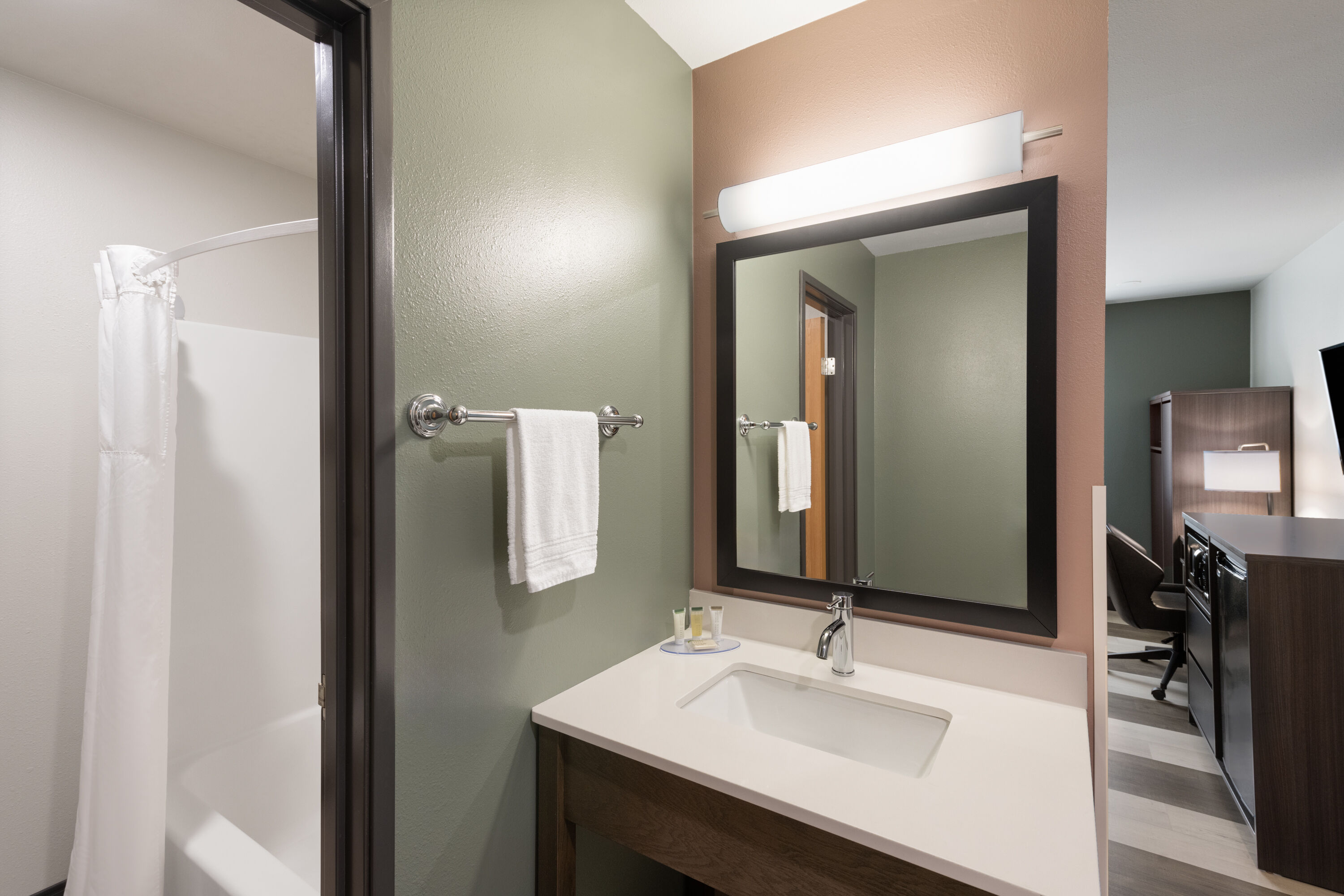Guest room bath at the Super 8 by Wyndham Big Timber in Big Timber, Montana