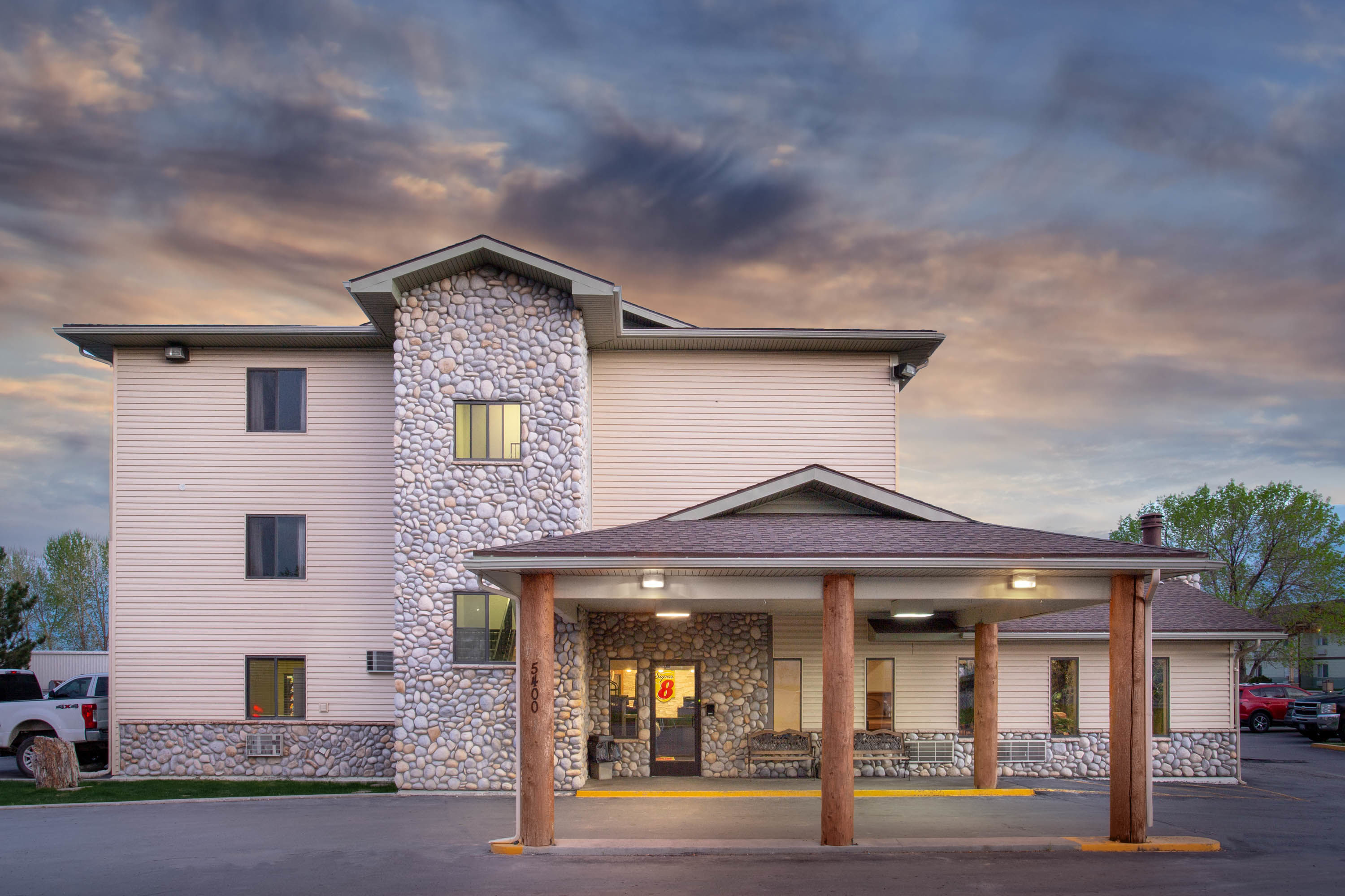 Exterior Dusk Image of Super 8 by Wyndham Billings hotel in Billings, Montana