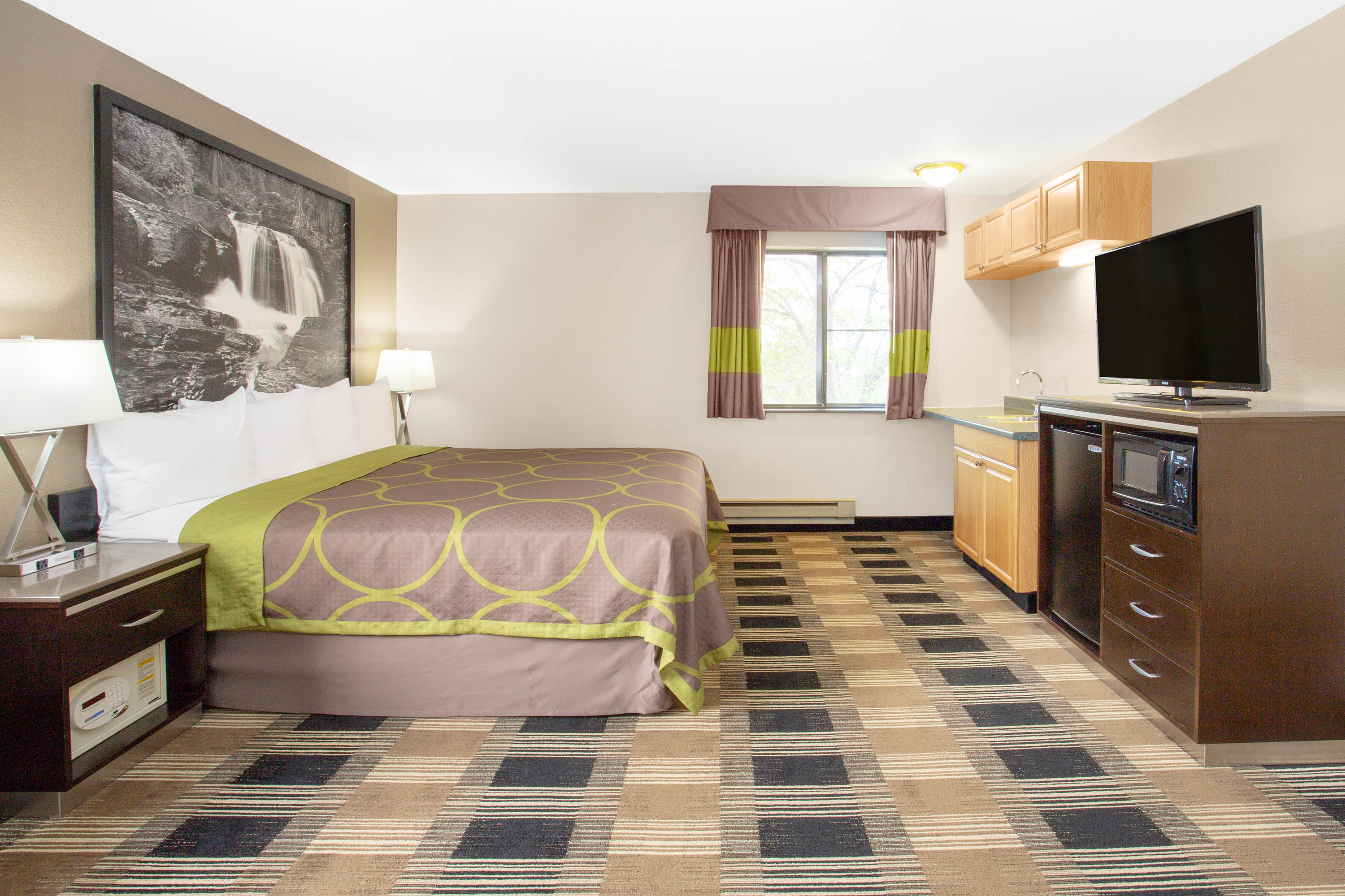 Guest room at the Super 8 by Wyndham Billings in Billings, Montana