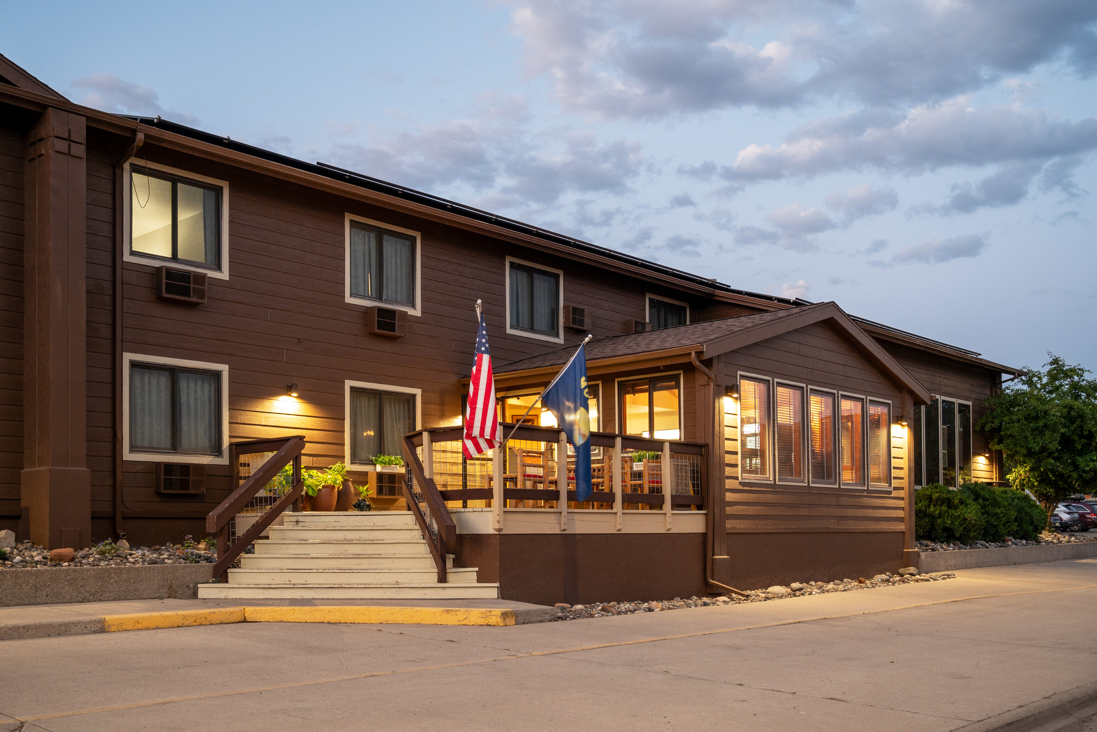Exterior of Super 8 by Wyndham Gardiner/Yellowstone Park Area hotel in Gardiner, Montana