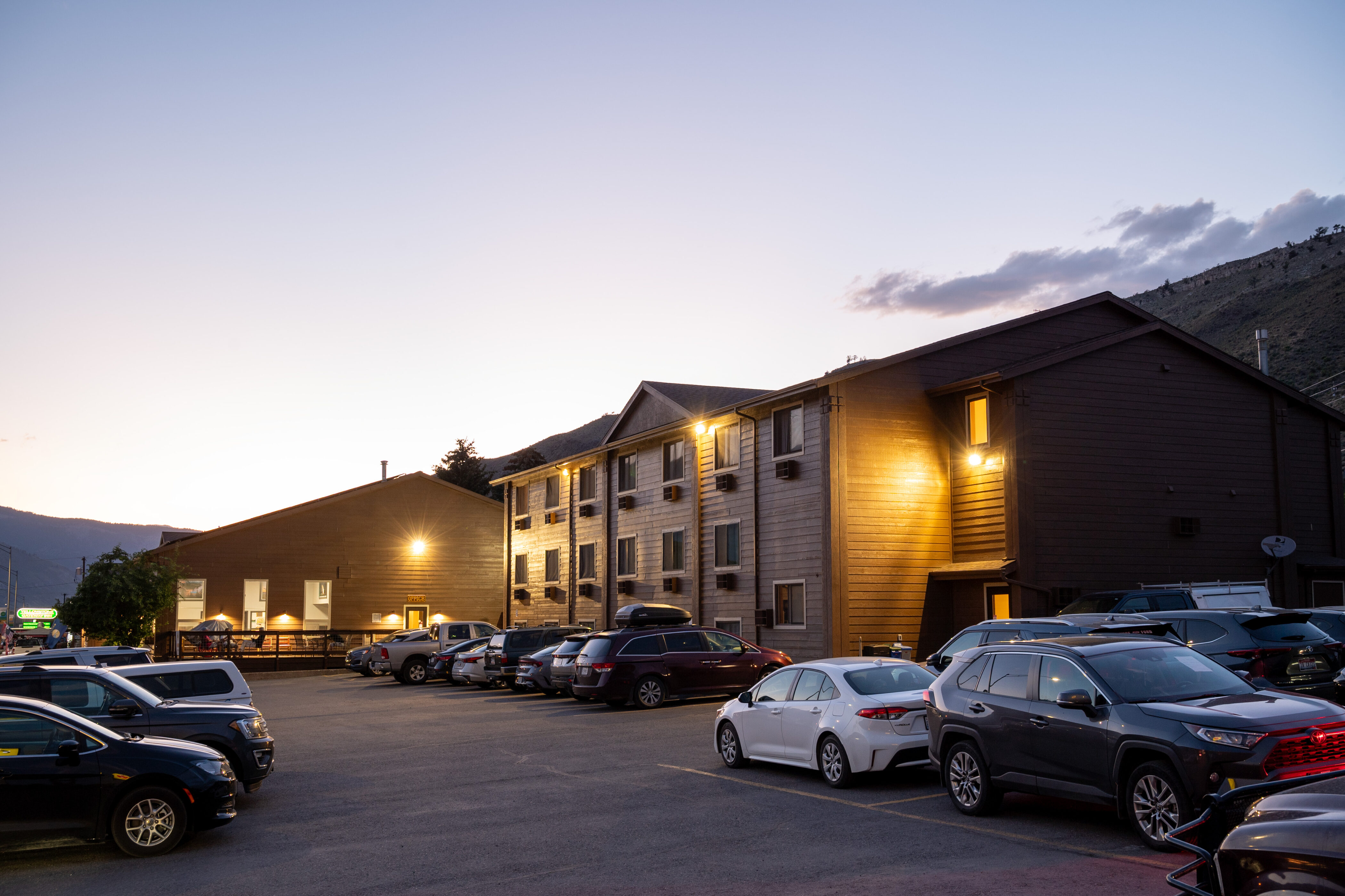 Exterior of Super 8 by Wyndham Gardiner/Yellowstone Park Area hotel in Gardiner, Montana